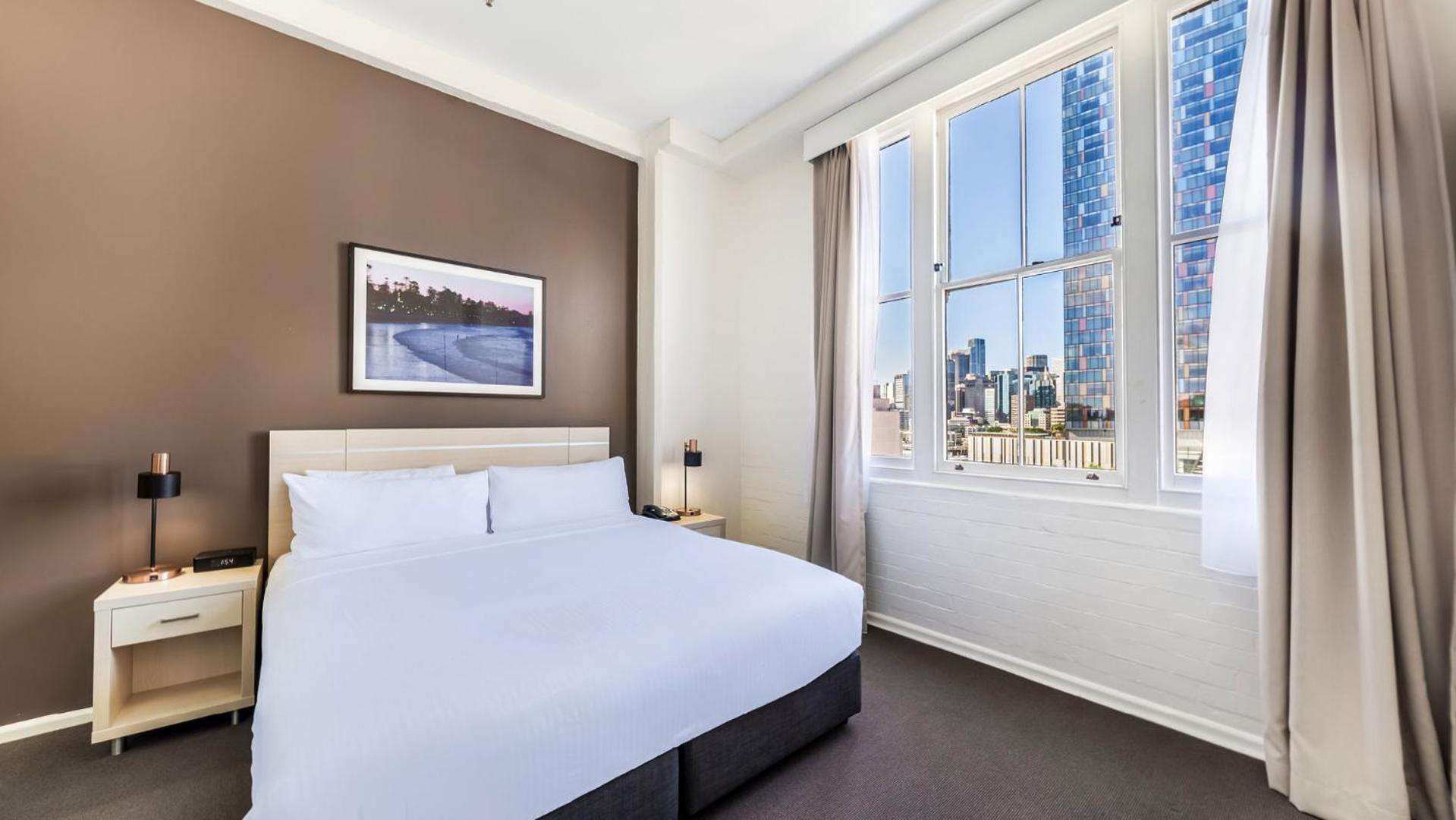 Two-Bedroom Apartment with Two Bathrooms,1530797572:JPEG
