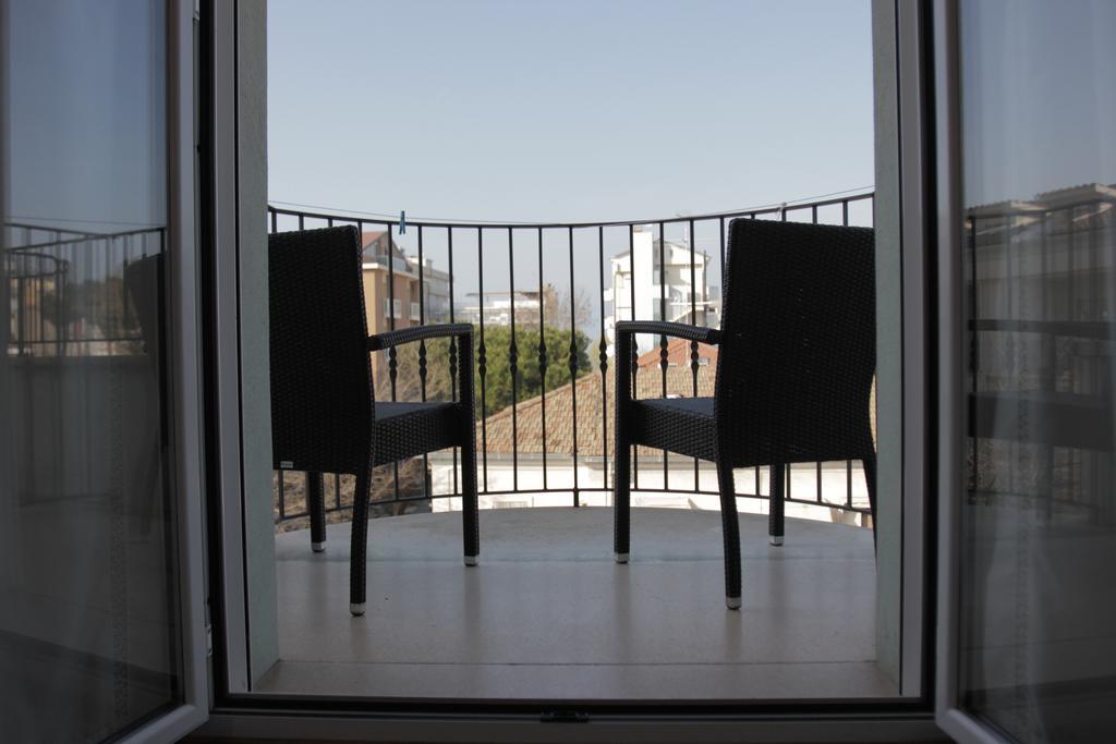 Single Room with Balcony,1081870345:JPEG