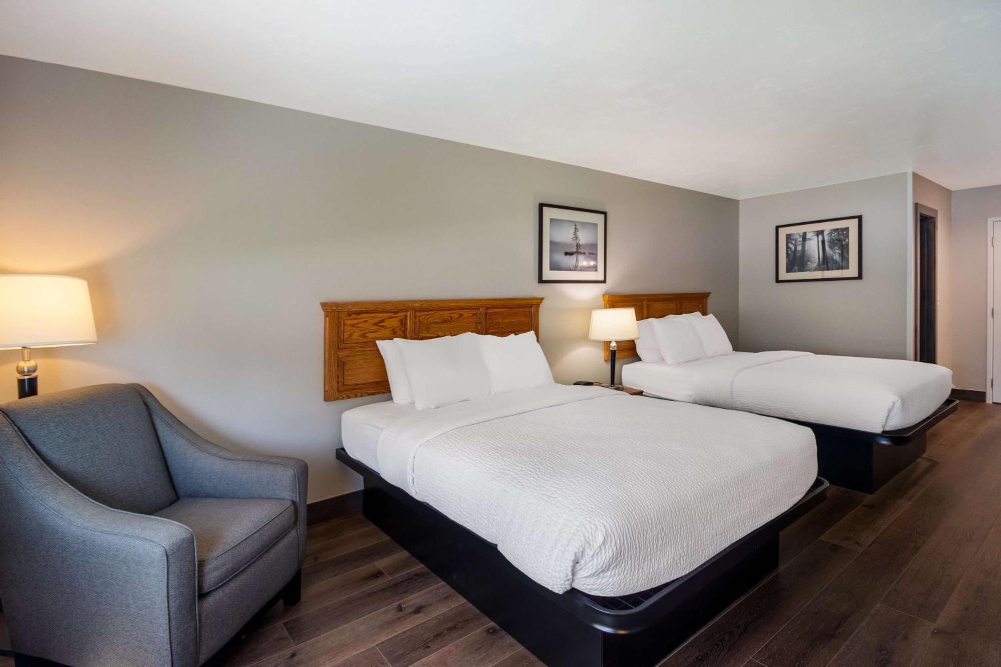 Queen Room with Two Queen Beds - Non-Smoking