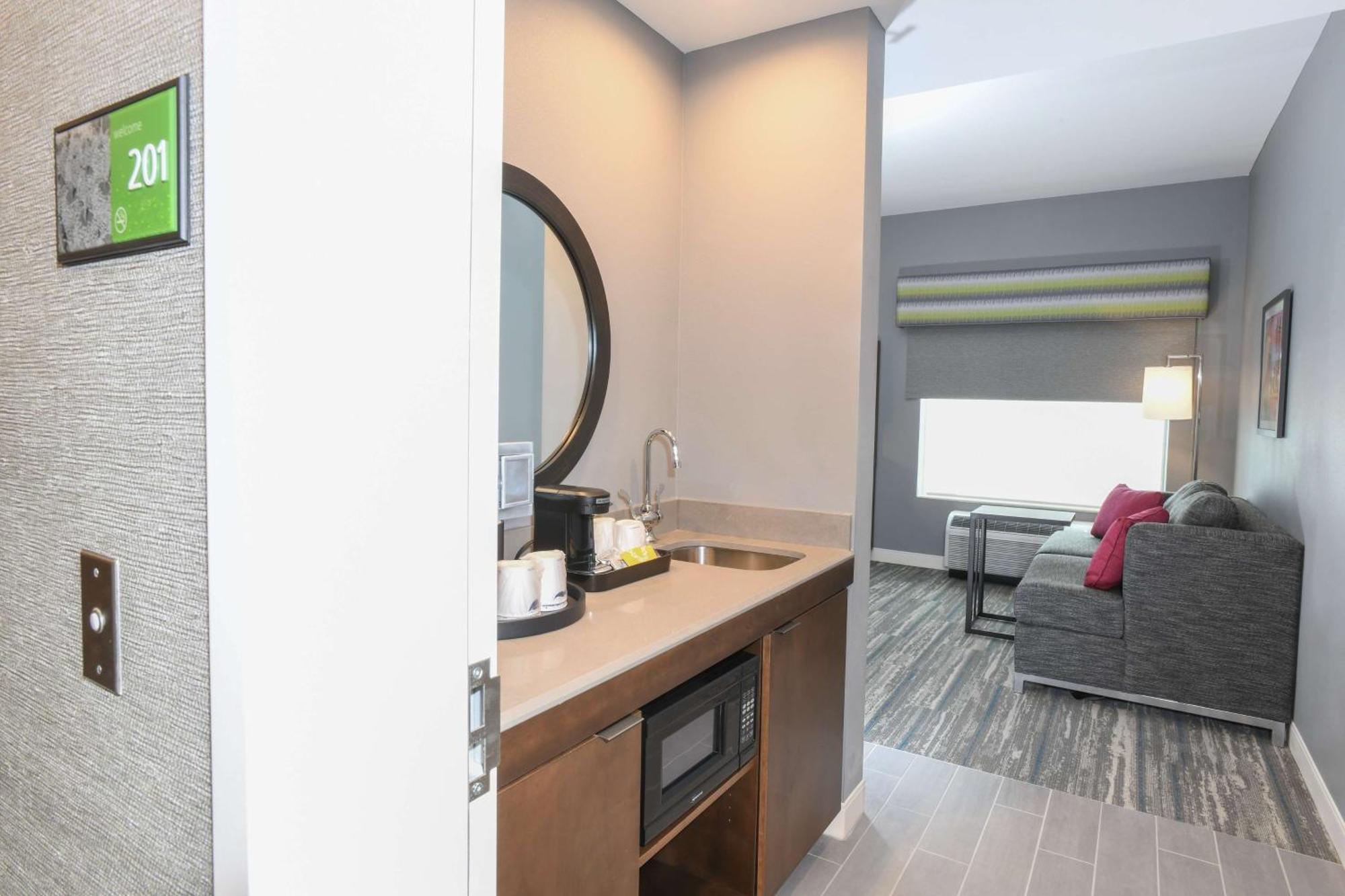 King Studio Suite - Hearing Access/Non-Smoking