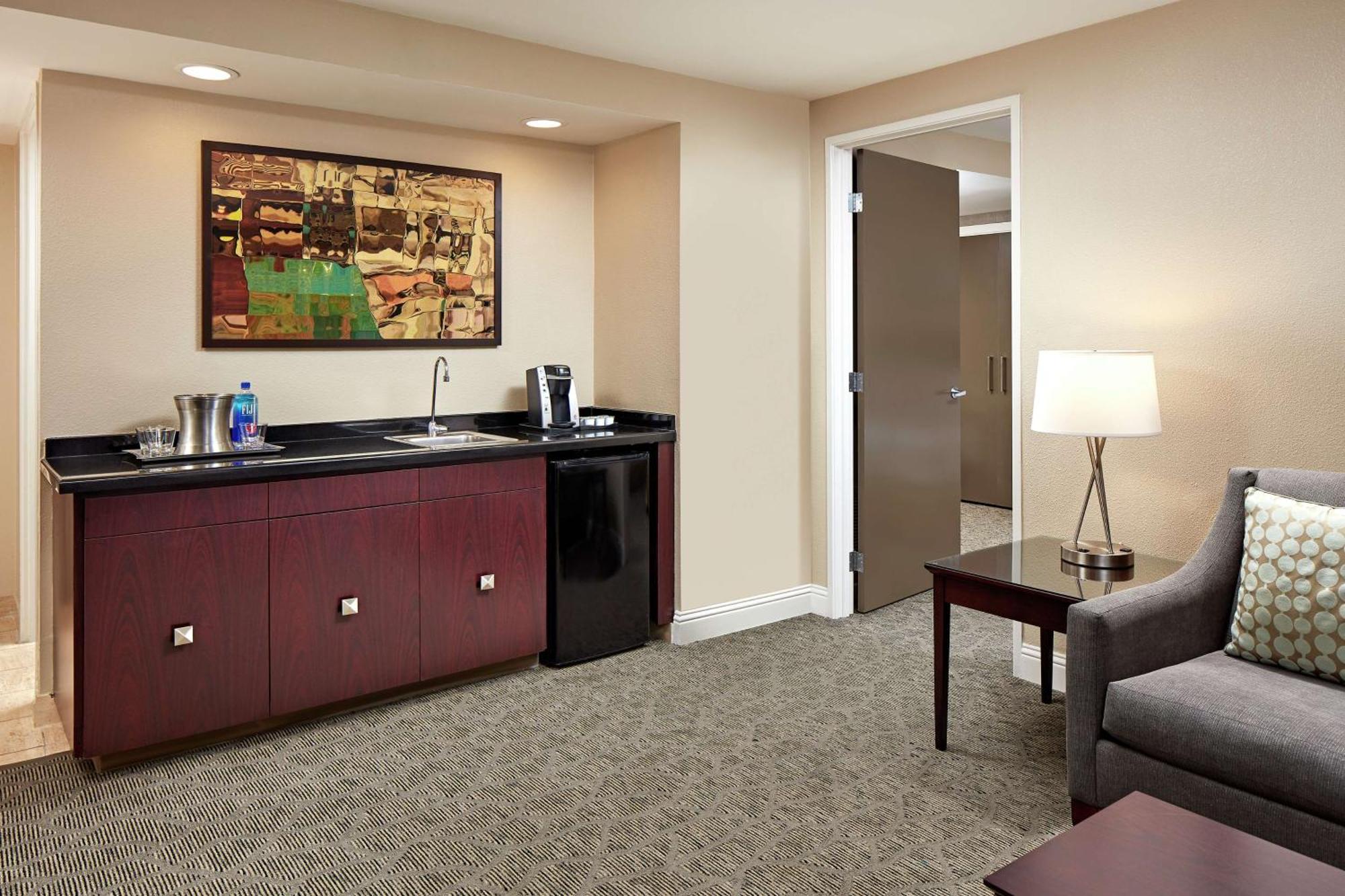 Suíte Dupla com 1 Quarto e 2 Camas de Casal
