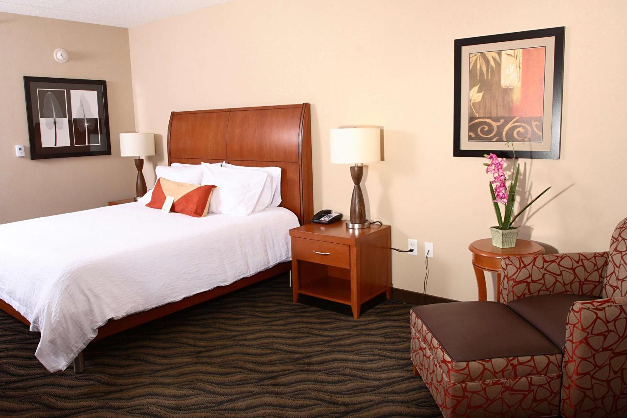 King Room with Tub - Mobility and Hearing Access