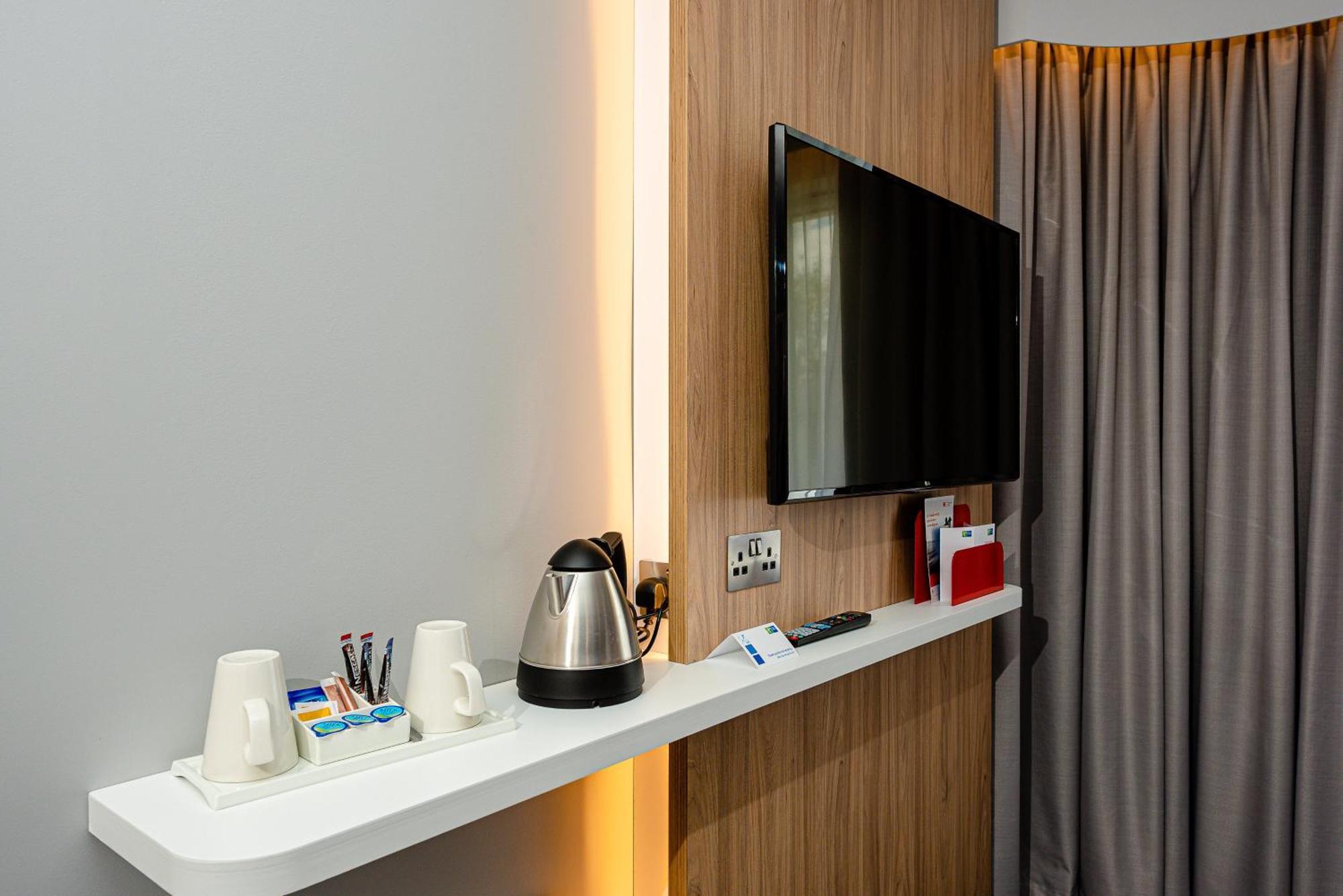 Standard King Room - Upper Floor with Free Hot Breakfast