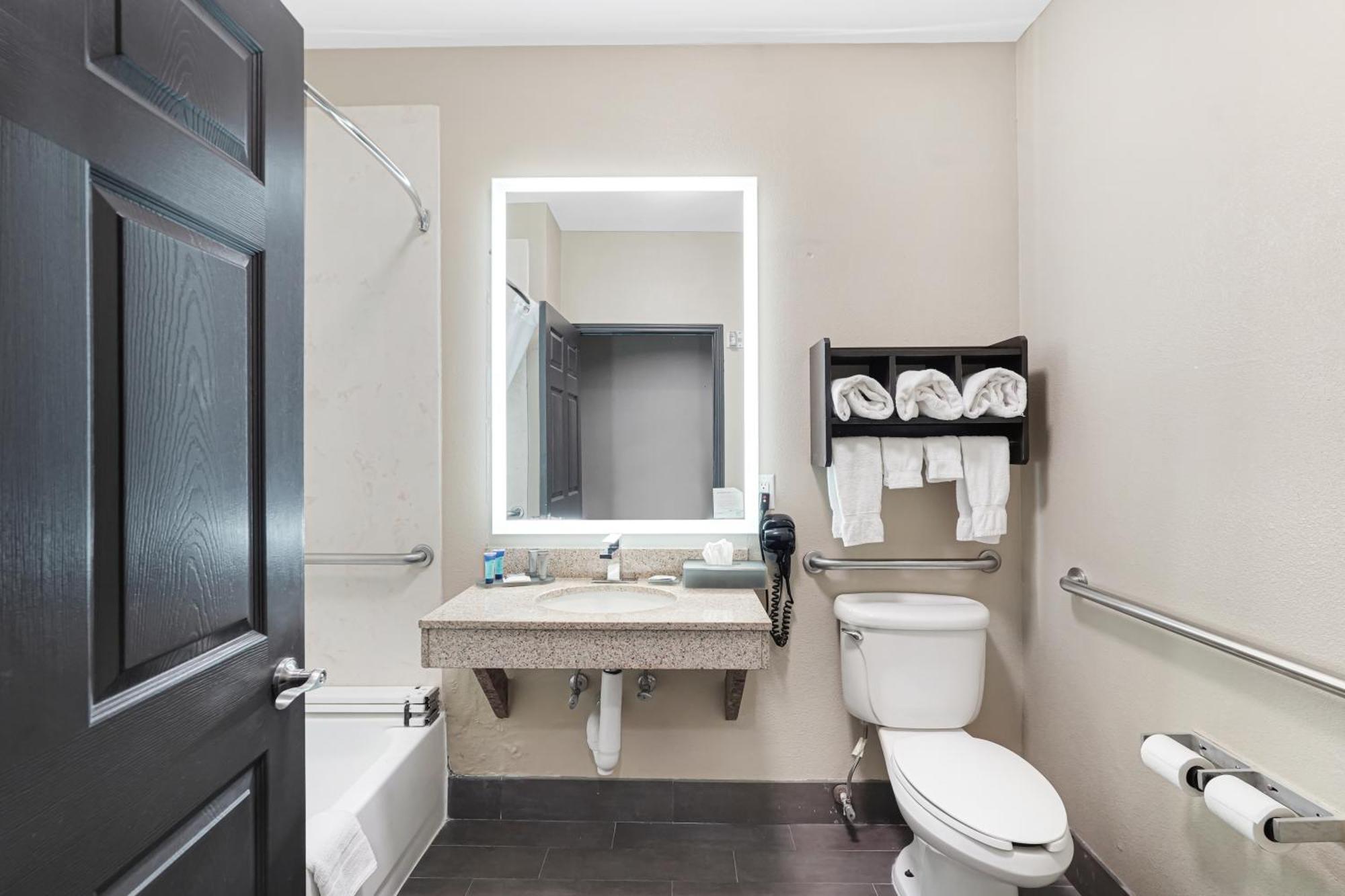 Habitación con ducha a ras de suelo y cama extragrande - Adaptada para personas de movilidad reducida - Para no fumadores