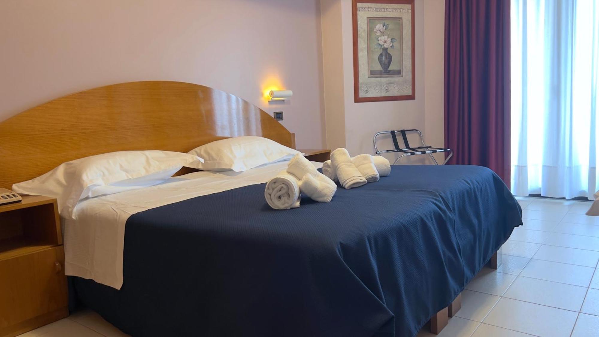 Classic Triple Room,1586401456:JPEG