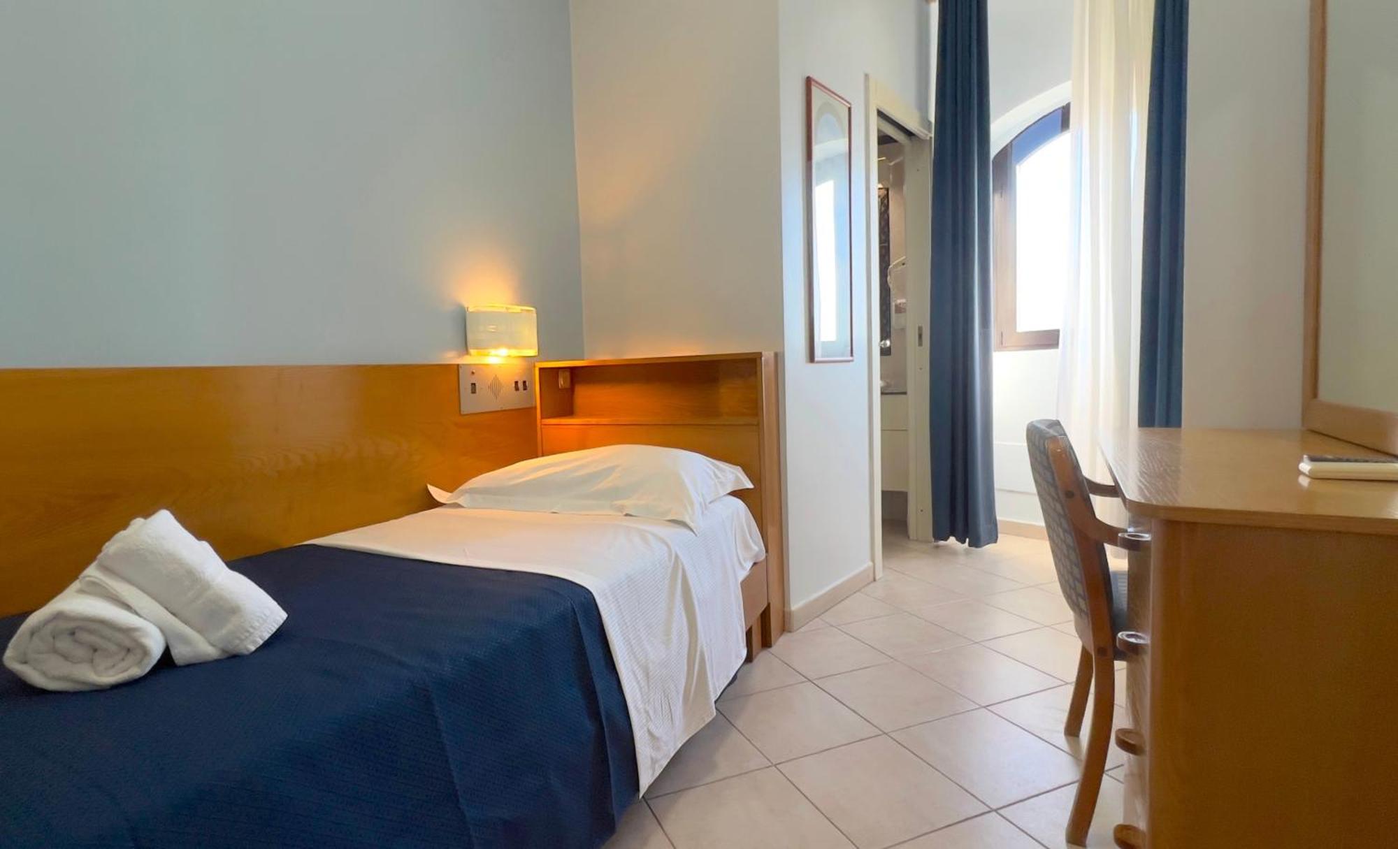 Standard Single Room,1586404081:JPEG
