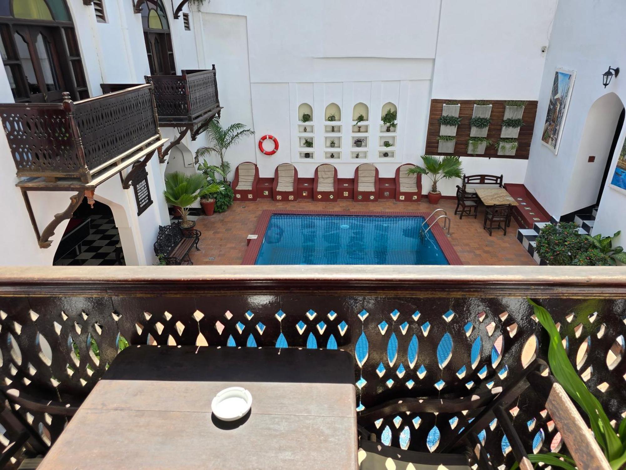 Habitación Doble con vistas a la piscina