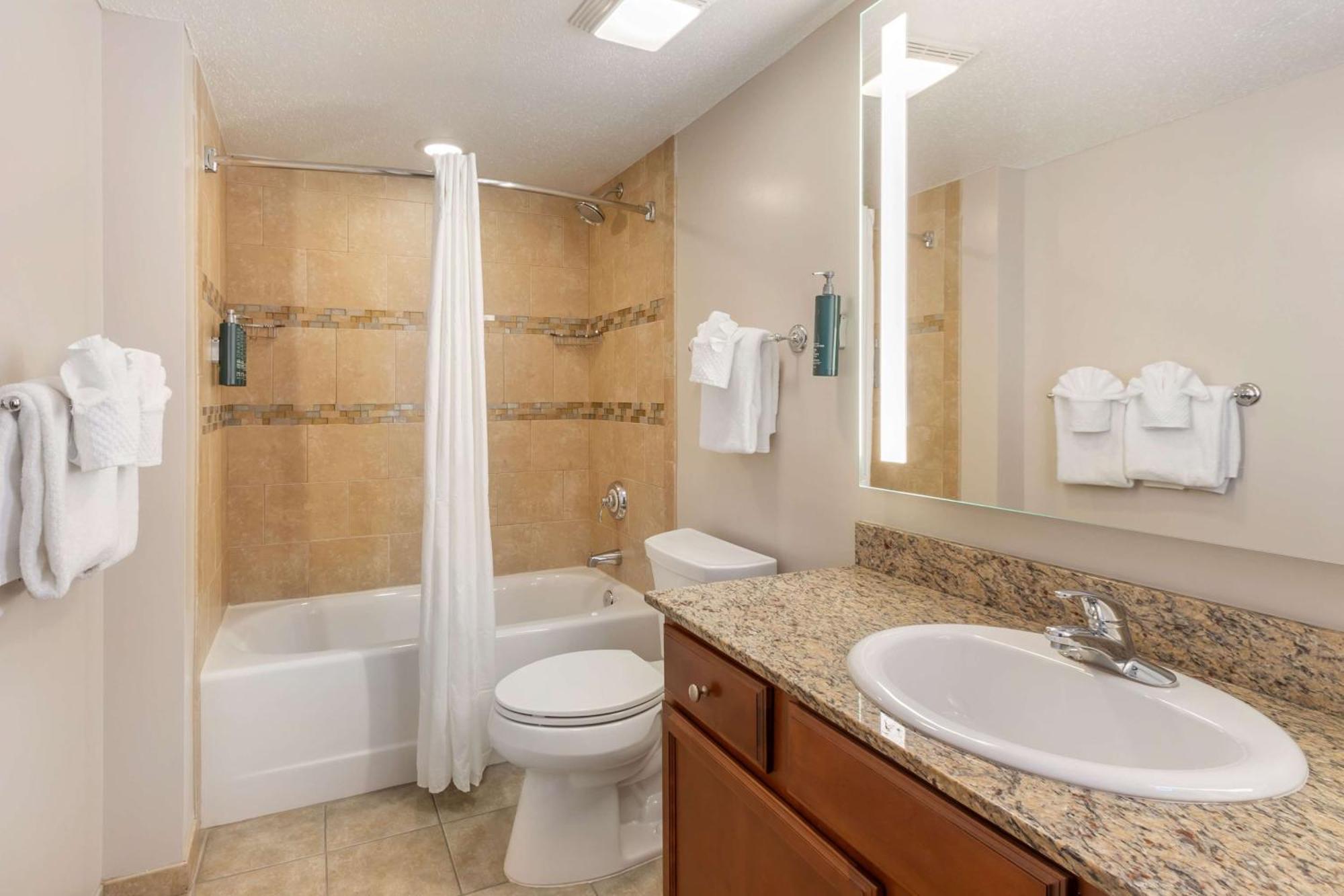 One-Bedroom King Suite with Sofa Bed - Ocean Front