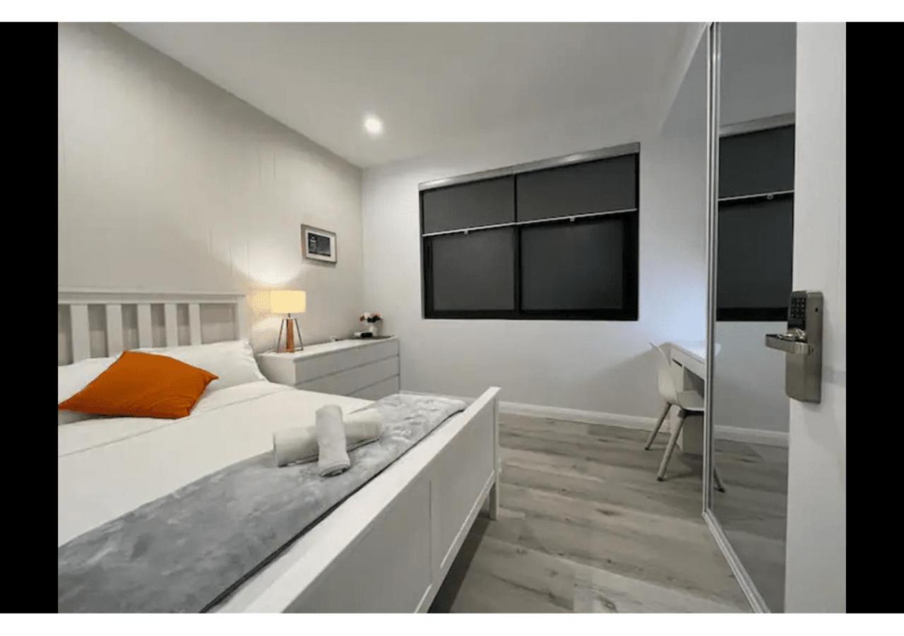 Single Room with Shared Bathroom