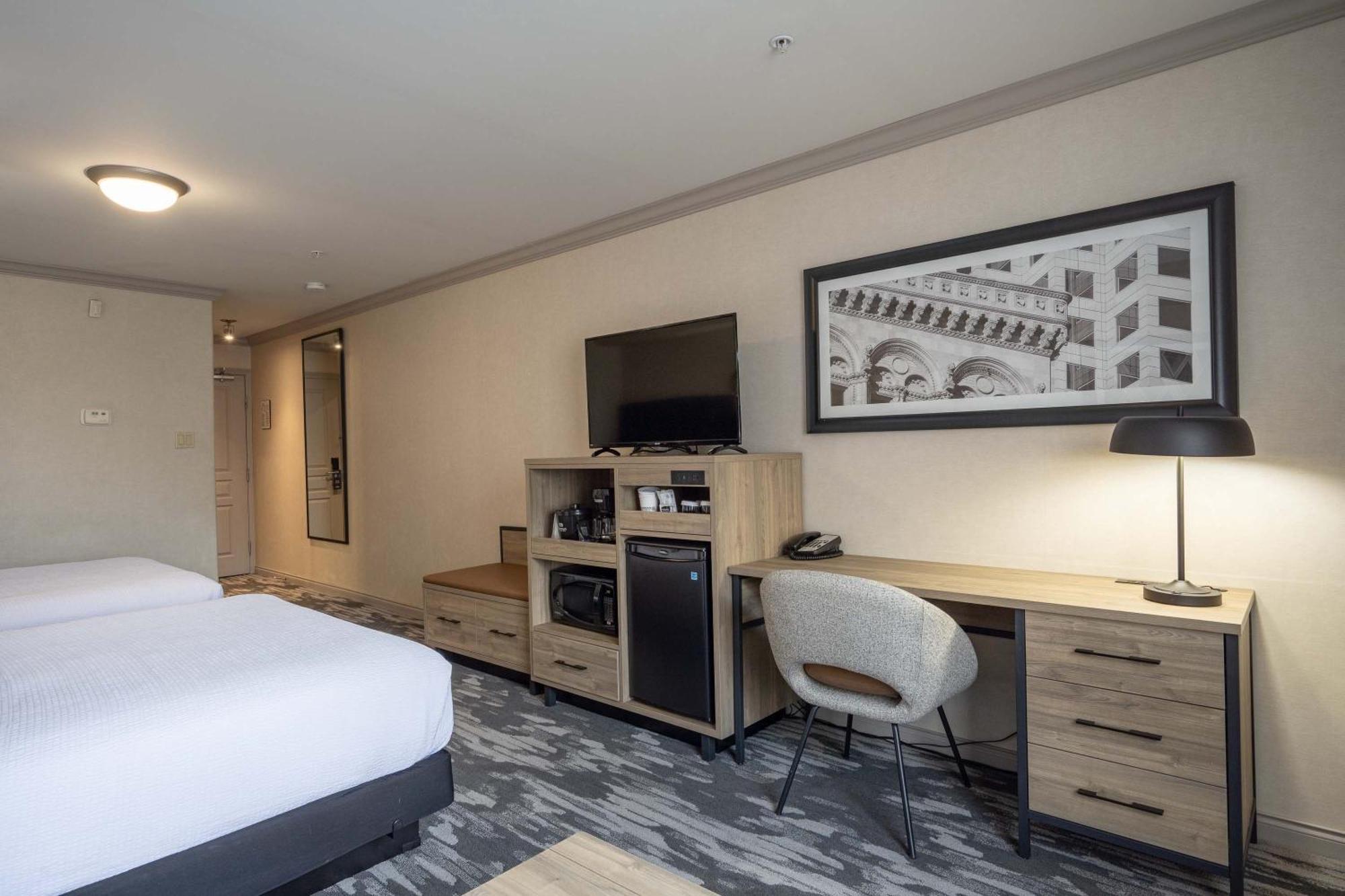 Standard Room, 2 Queen Beds, Sofa Bed