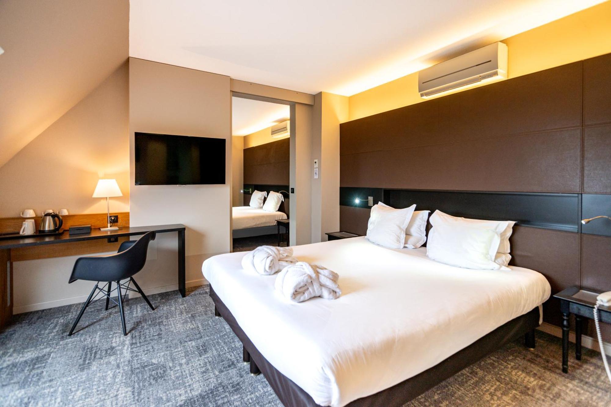 Familiekamer met 1 Queensize Bed en 2 Eenpersoonsbedden - Rookvrij