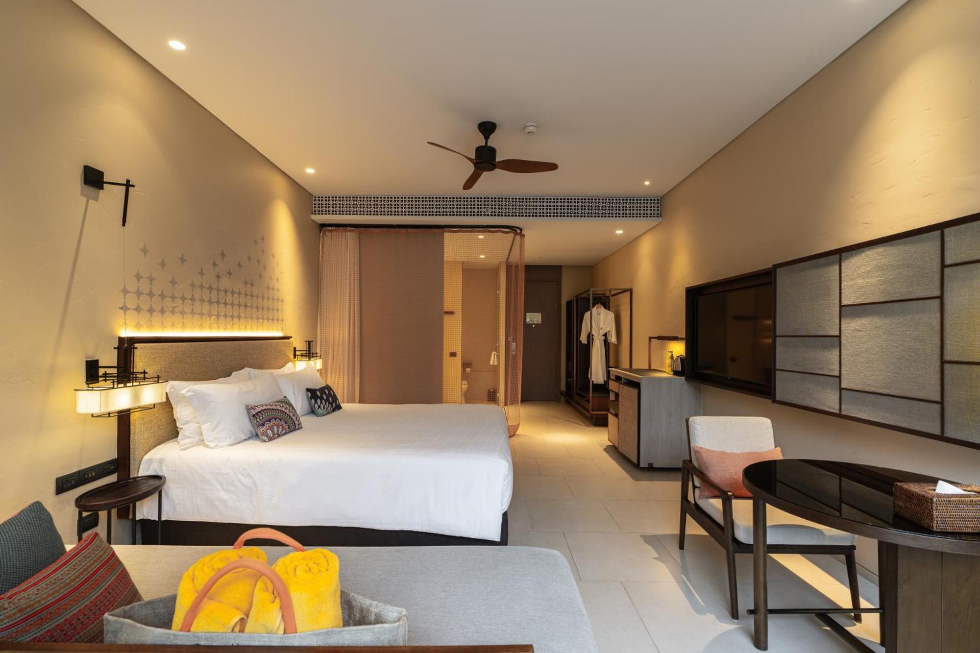 Deluxe King Room with Sea View,1717197785:JPEG