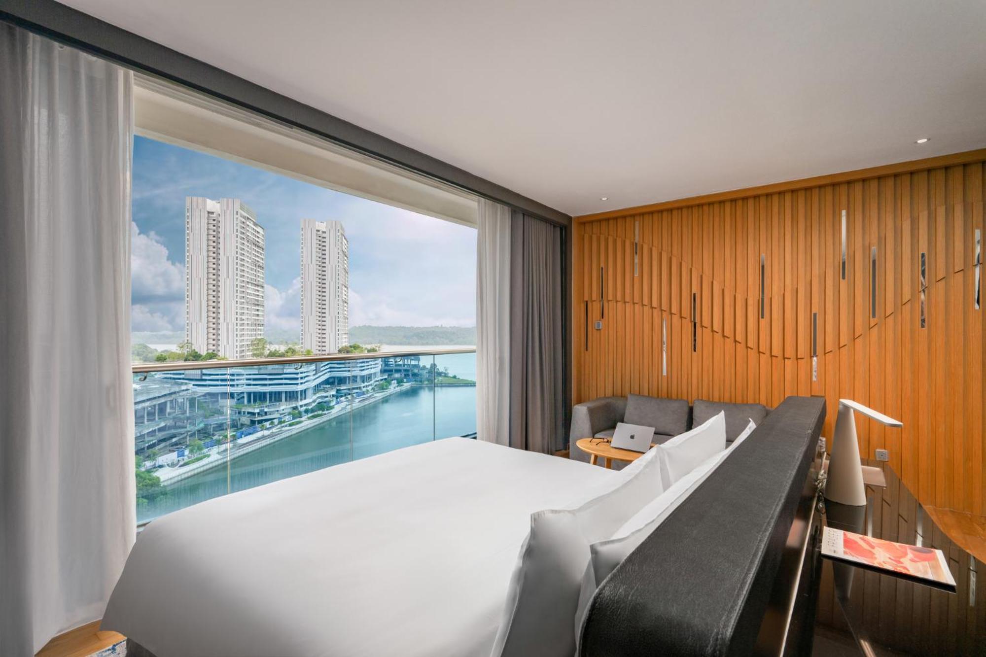 Studio Apartment with Harbour View