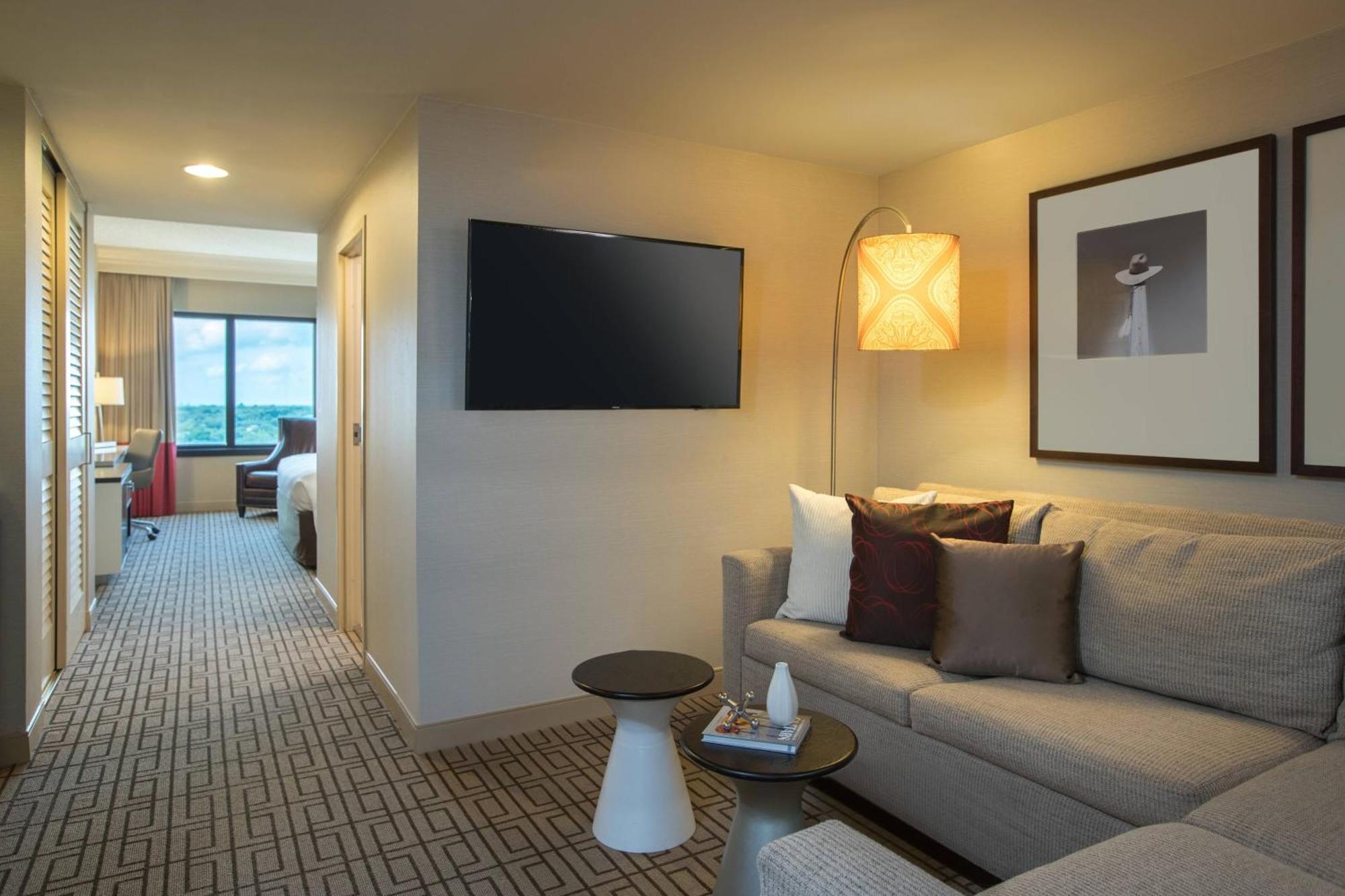 Signature King Suite,1632250107:JPEG