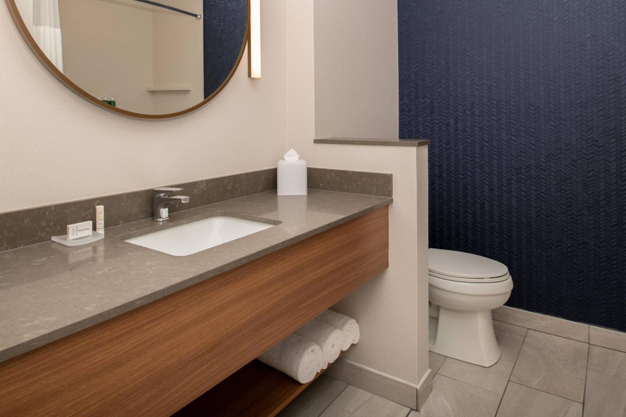 Guest Room, 1 King