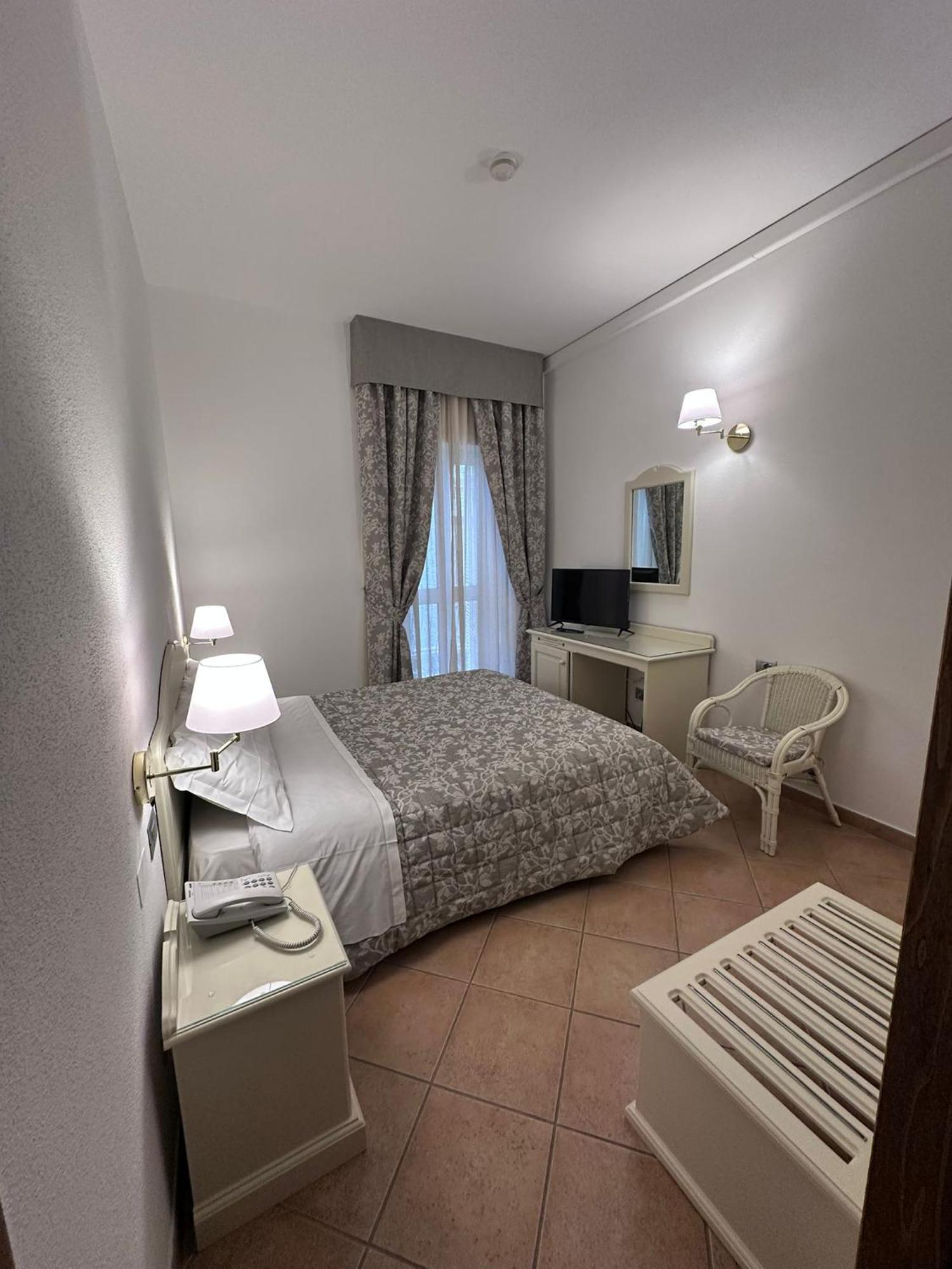 Double Room,1640370001:JPEG