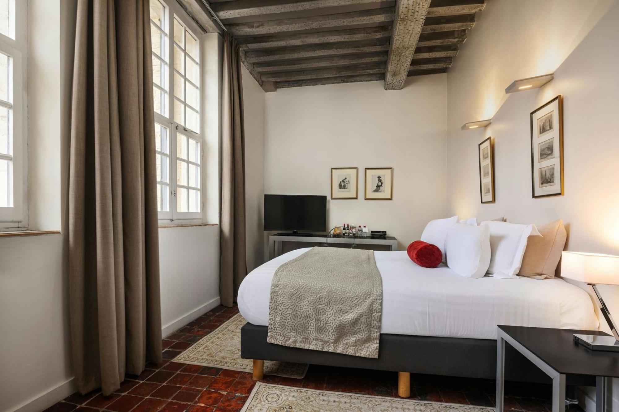 Executive Queen Room,1643134378:JPEG