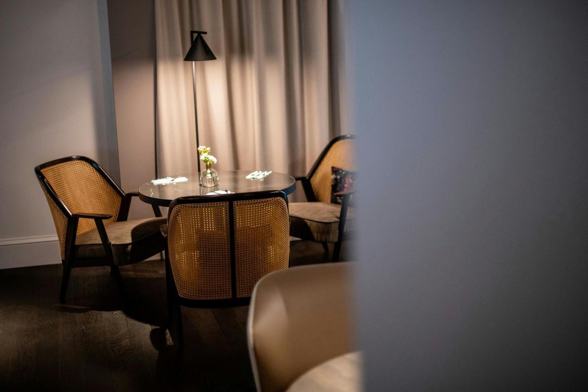 Club Queen room,1643143574:JPEG