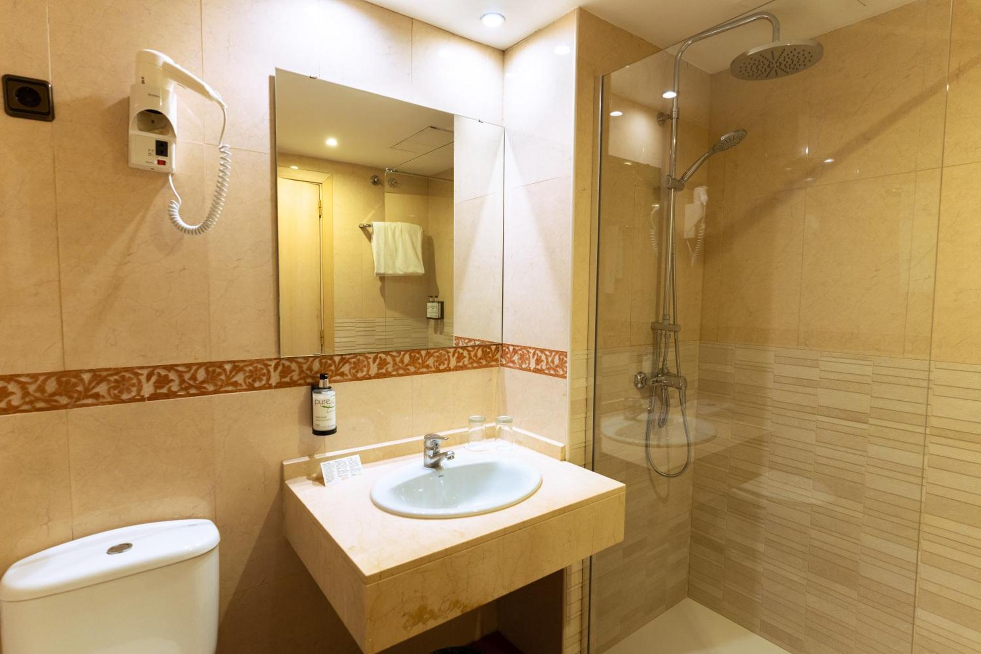 Quarto Duplo Standard com Vista Cidade
