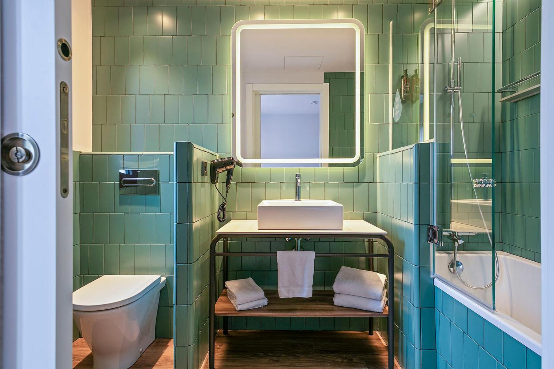 Quarto com 2 Camas de Solteiro e Varanda