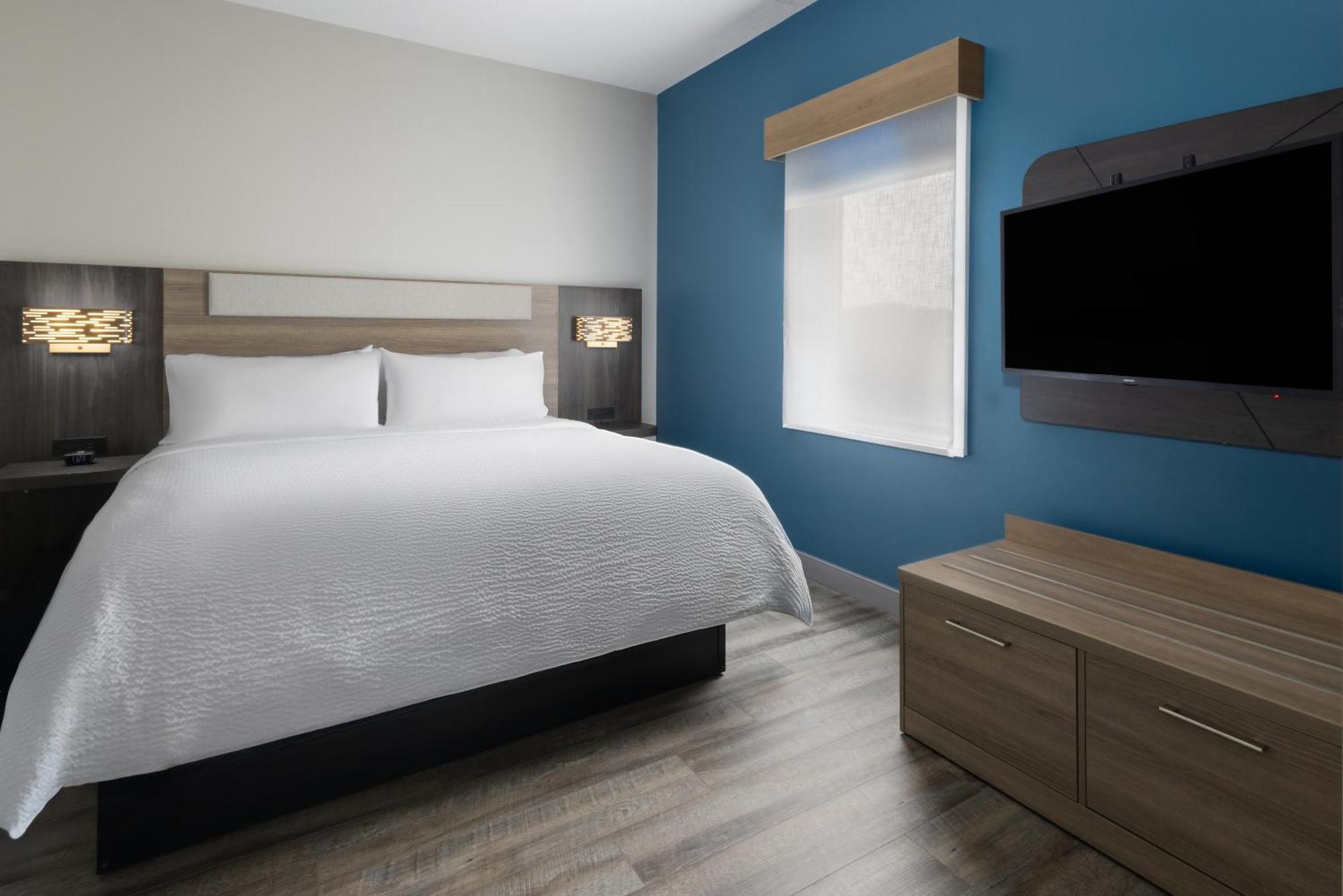 One-Bedroom King Suite,1658773928:JPEG