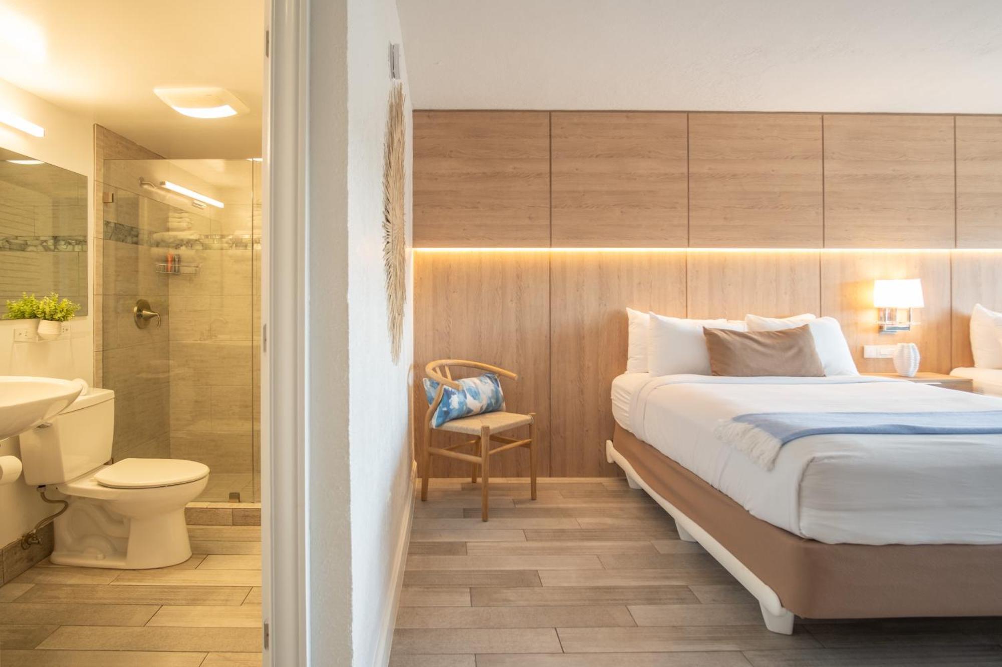 Family Room,1659460475:JPEG