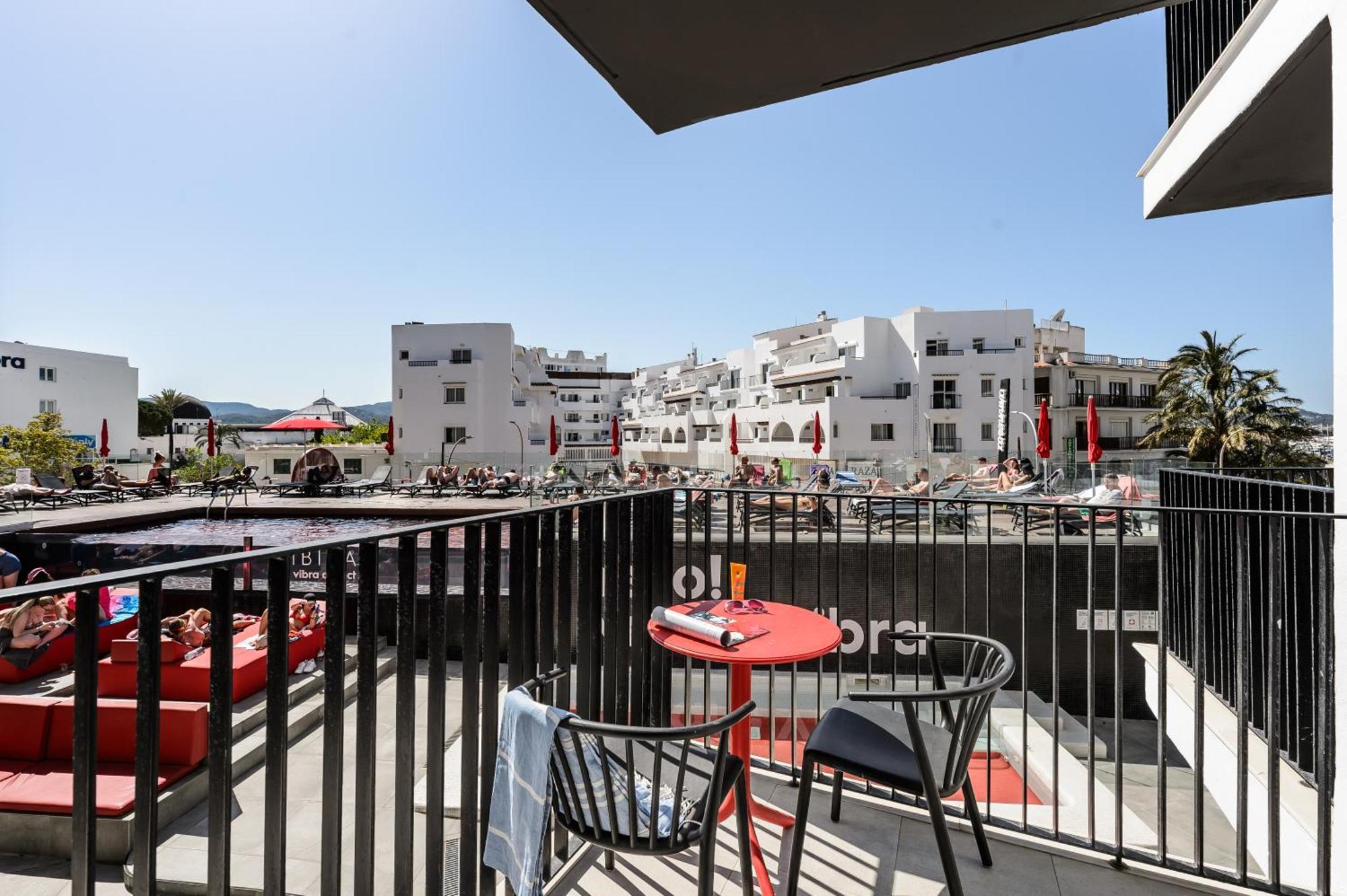 Chambre Lits Jumeaux - Vue sur Piscine