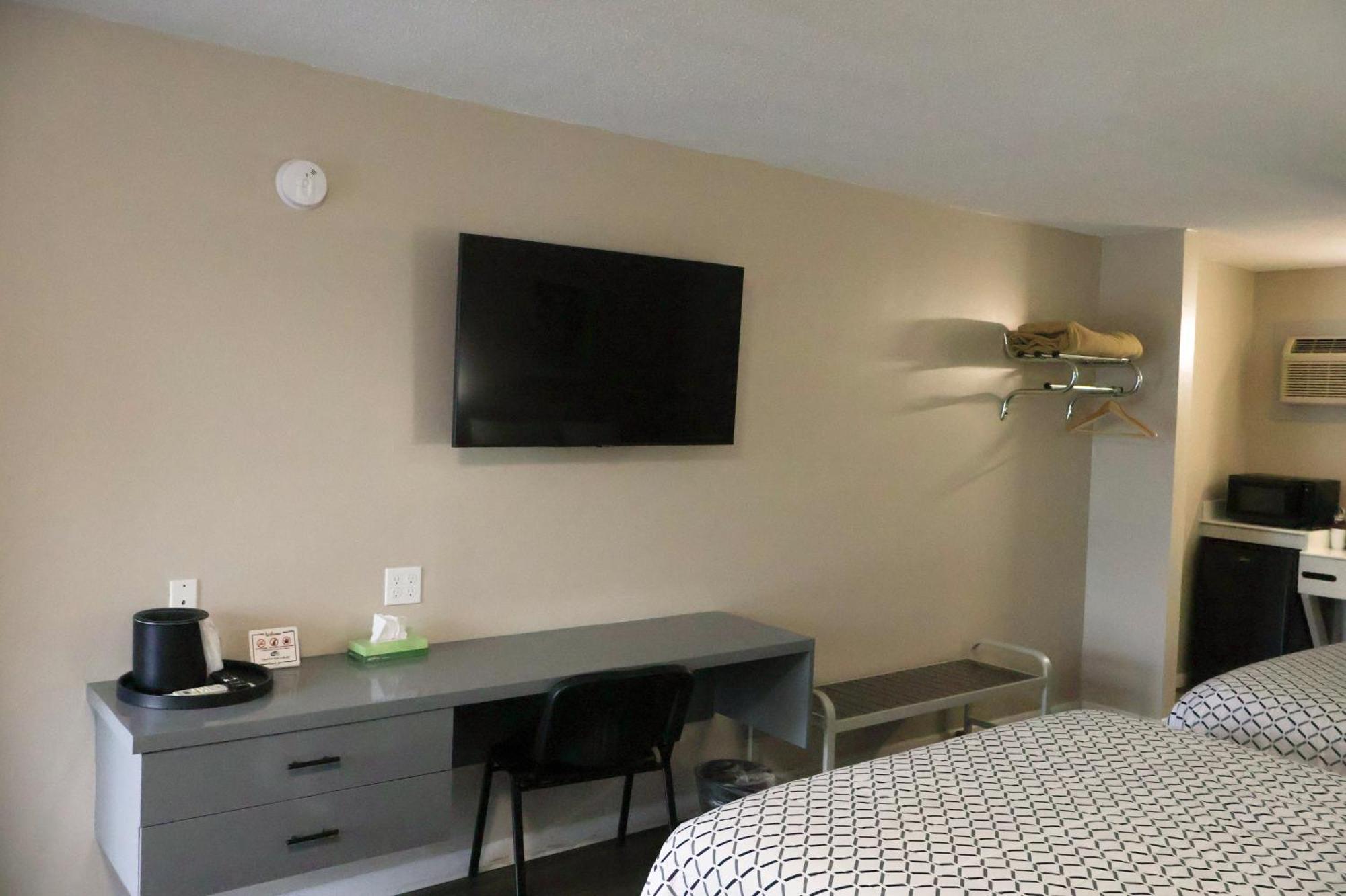 Queen Room- 2 Queen beds,1675846076:JPEG