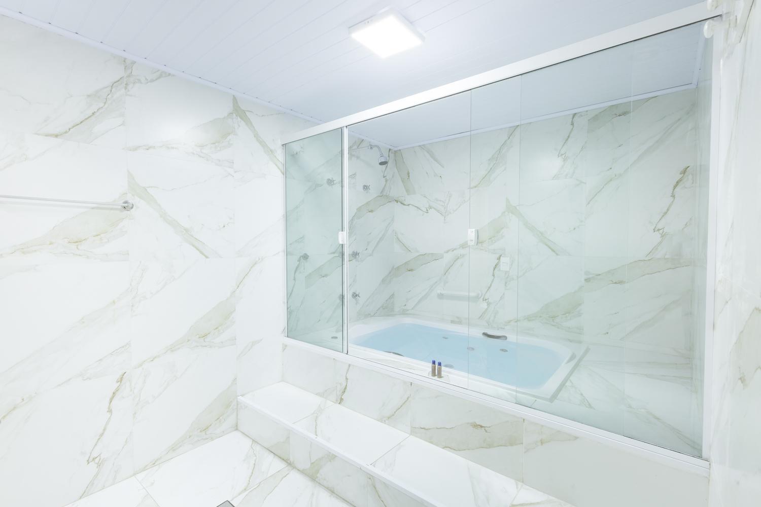 Quarto Duplo Premium com Banheira de Hidromassagem