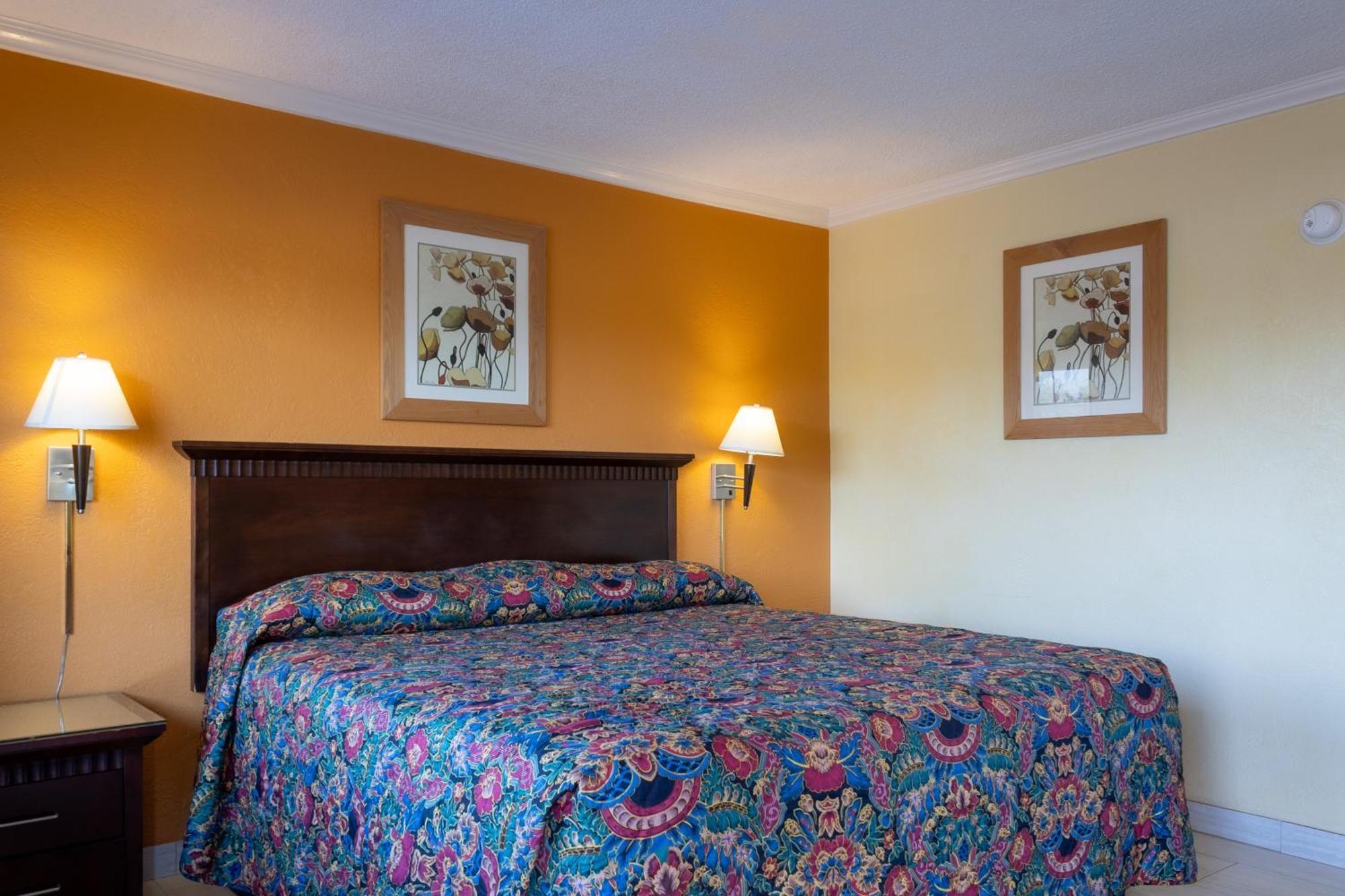 King Room,1689844949:JPEG