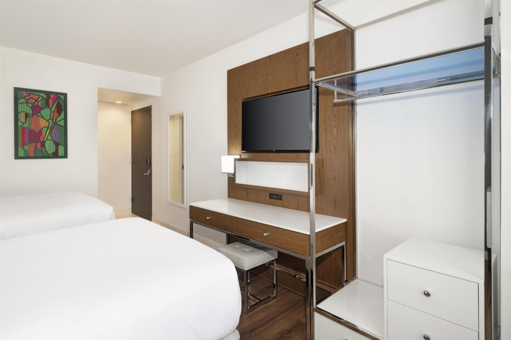 Chambre avec 2 Lits Doubles - Non-Fumeurs