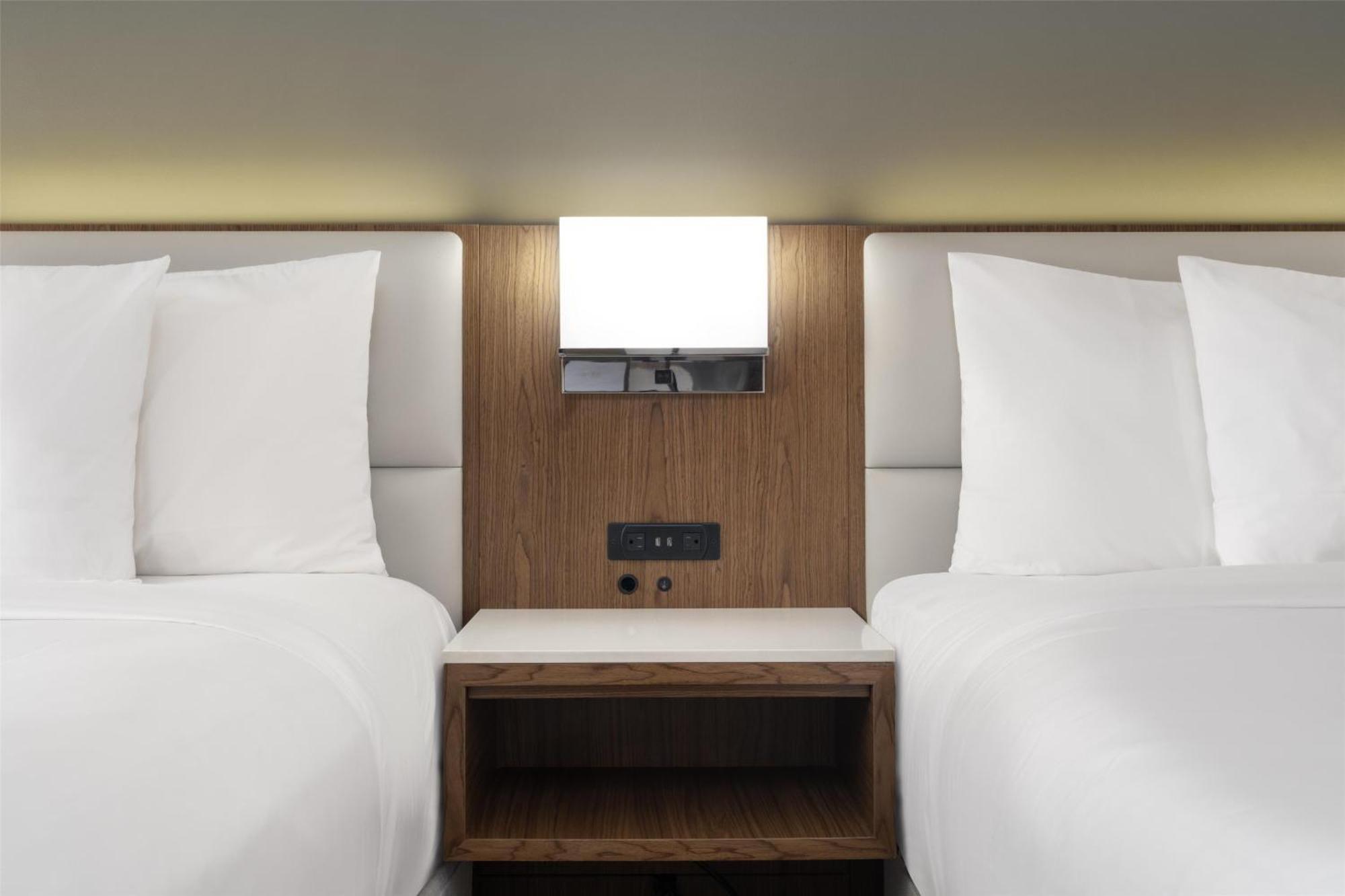 Chambre Double avec 2 Lits Doubles - Non-Fumeurs