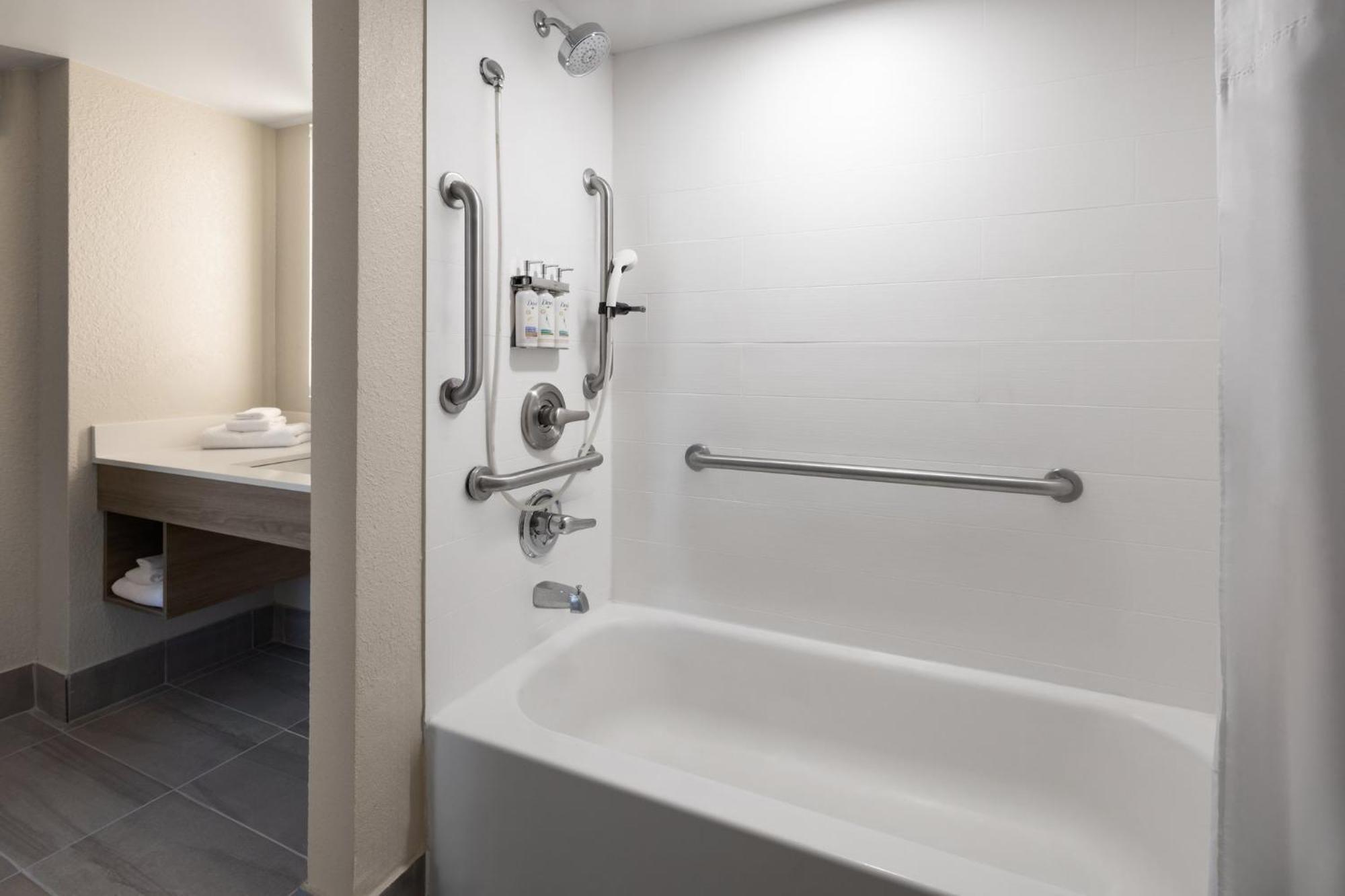 Standard King Room with Mobility Accessible Tub