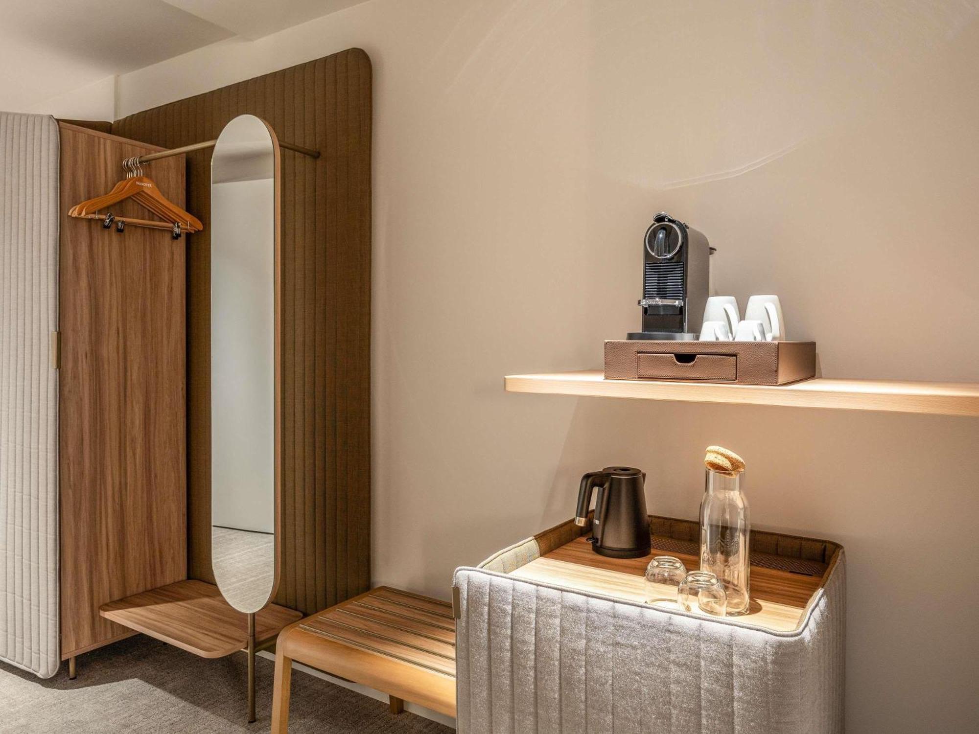 Habitación Familiar con cama doble y literas