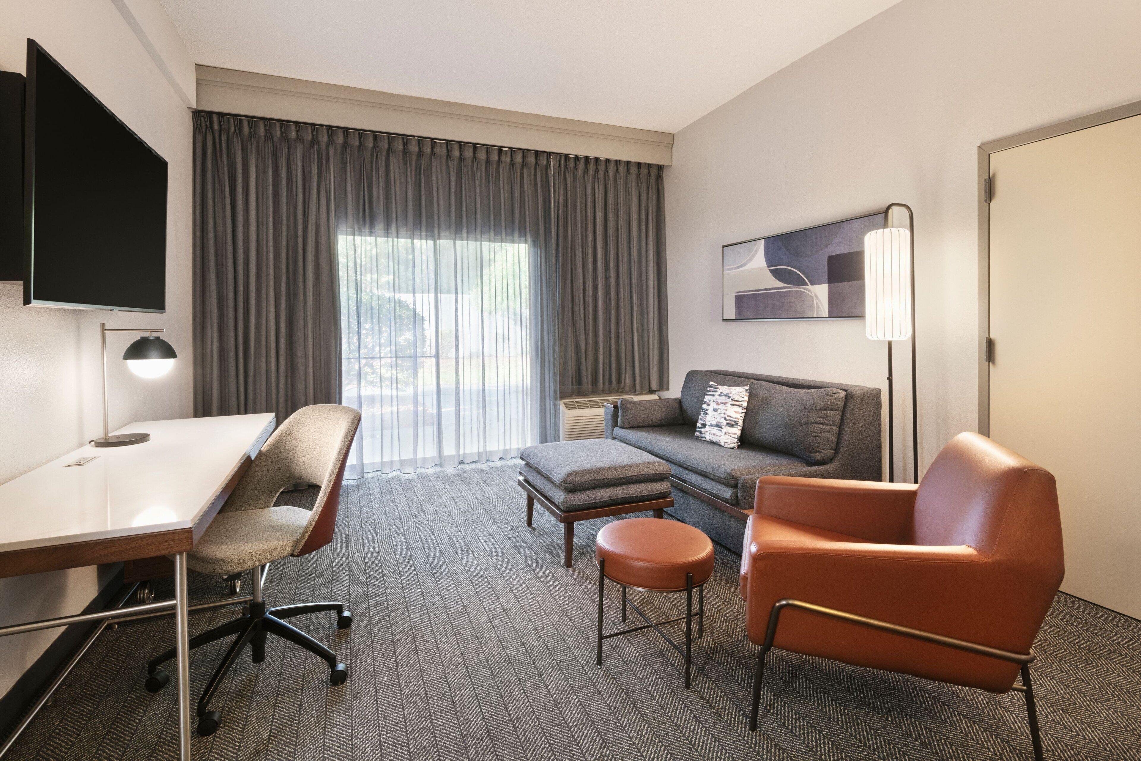 1 Bedroom Suite 1 King Sofa bed Courtyard view Balcony,1708243155:JPEG