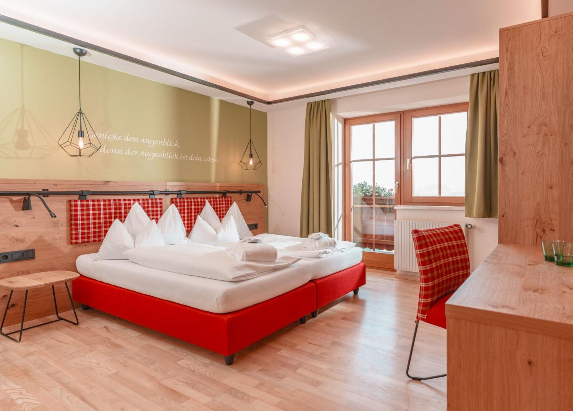 Familiensuite mit Balkon