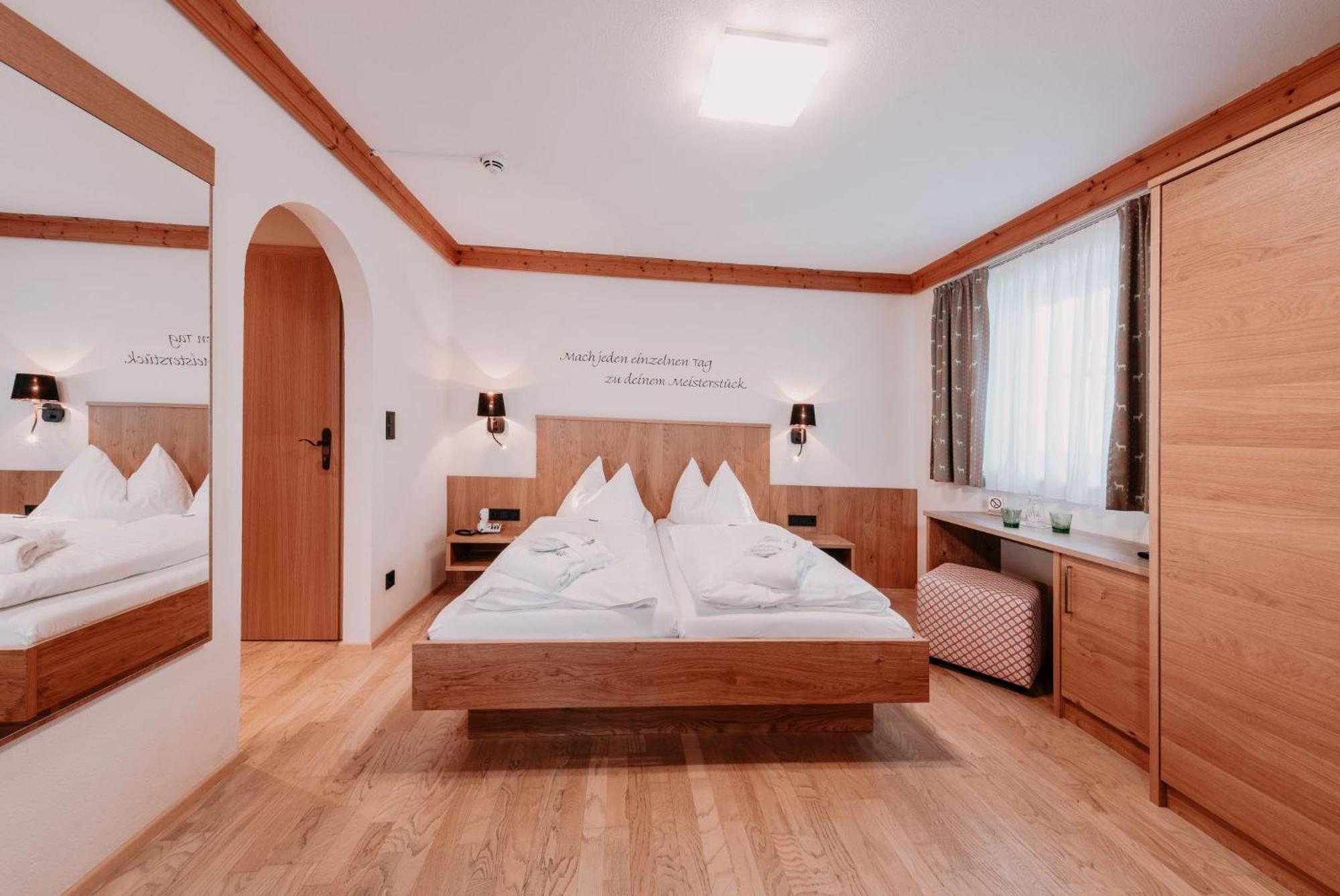 Doppelzimmer mit Balkon