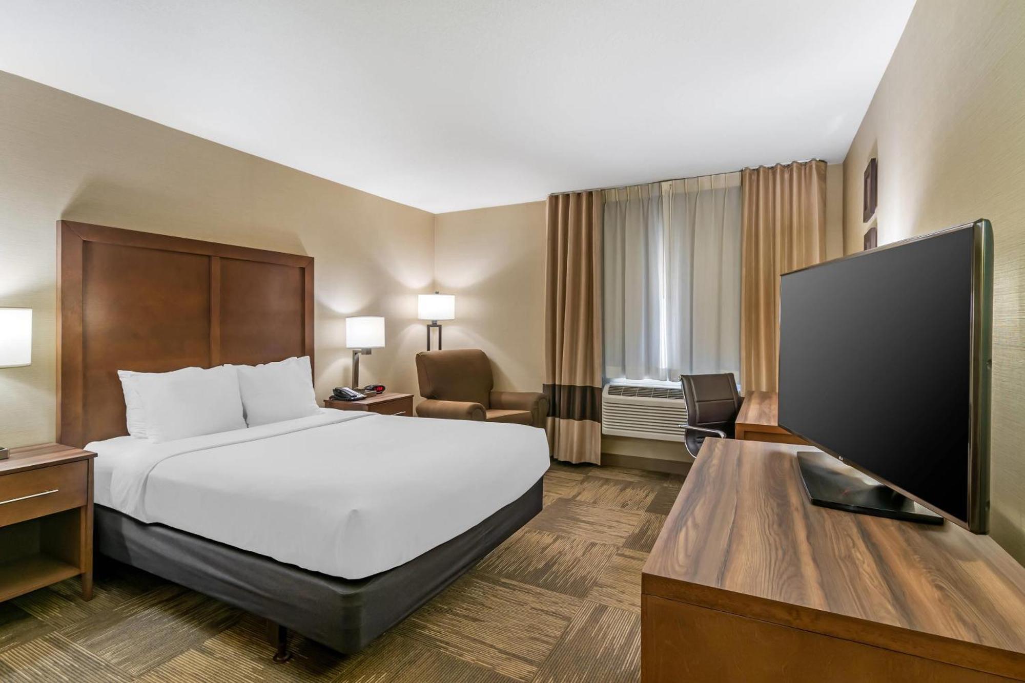 Queen Room - Accessible/Nonsmoking
