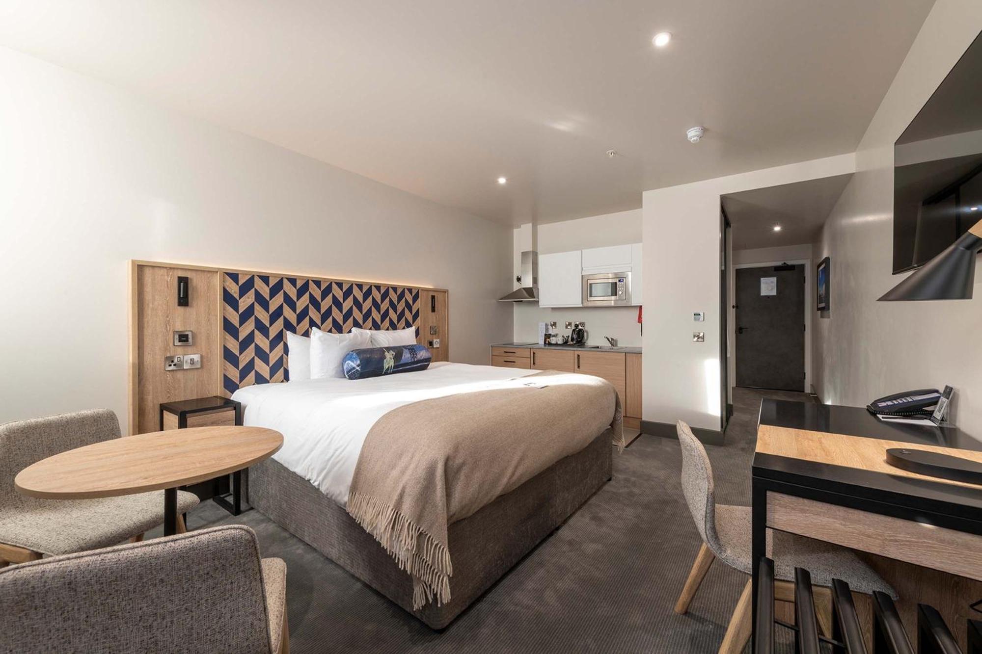 Monolocale con 1 Letto Super King-Size e Angolo Cottura