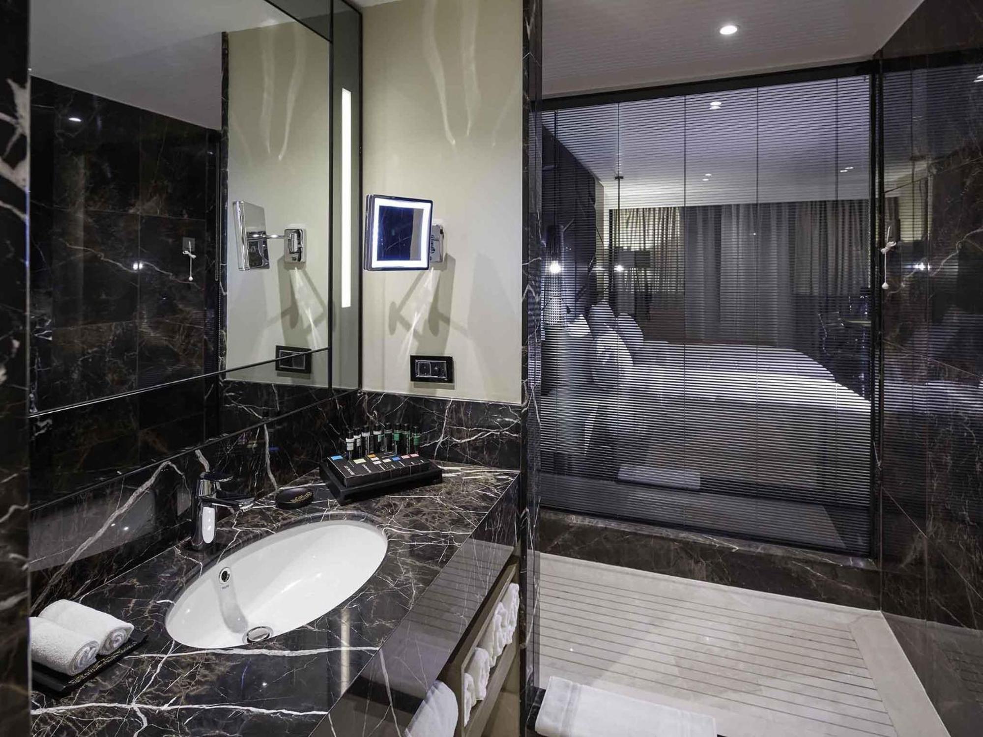 Quarto Superior com 2 Camas de Solteiro - Vista da Cidade