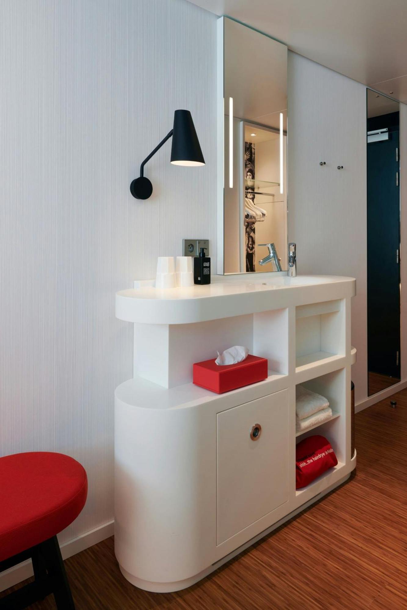 Chambre Simple avec un Lit Double