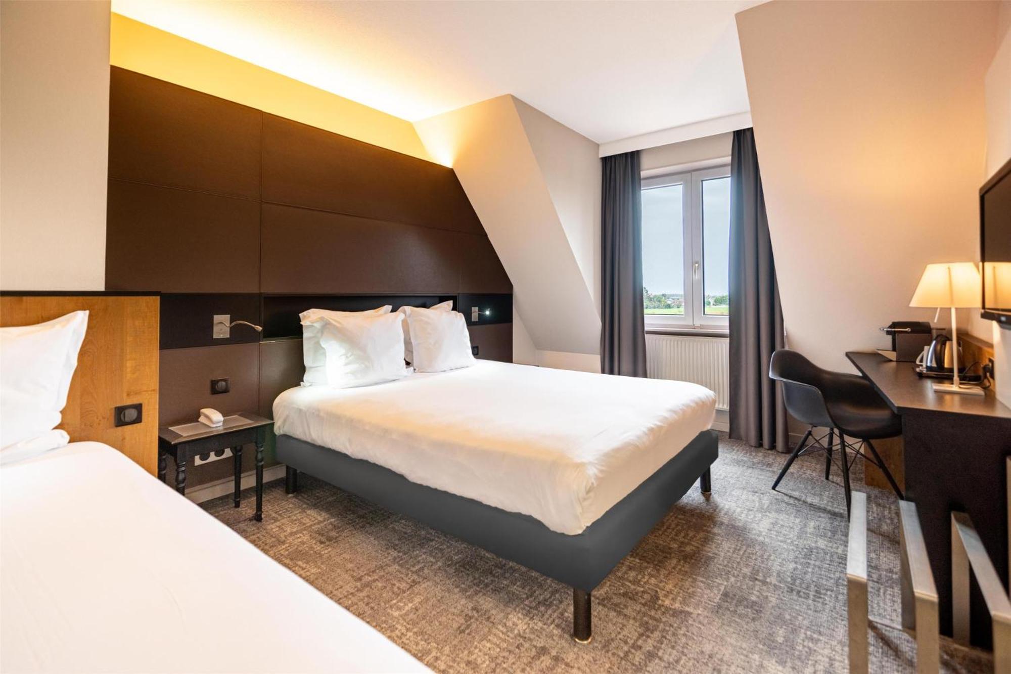Comfort Kamer met 1 queensize bed en 1 eenpersoonsbed - Rookvrij