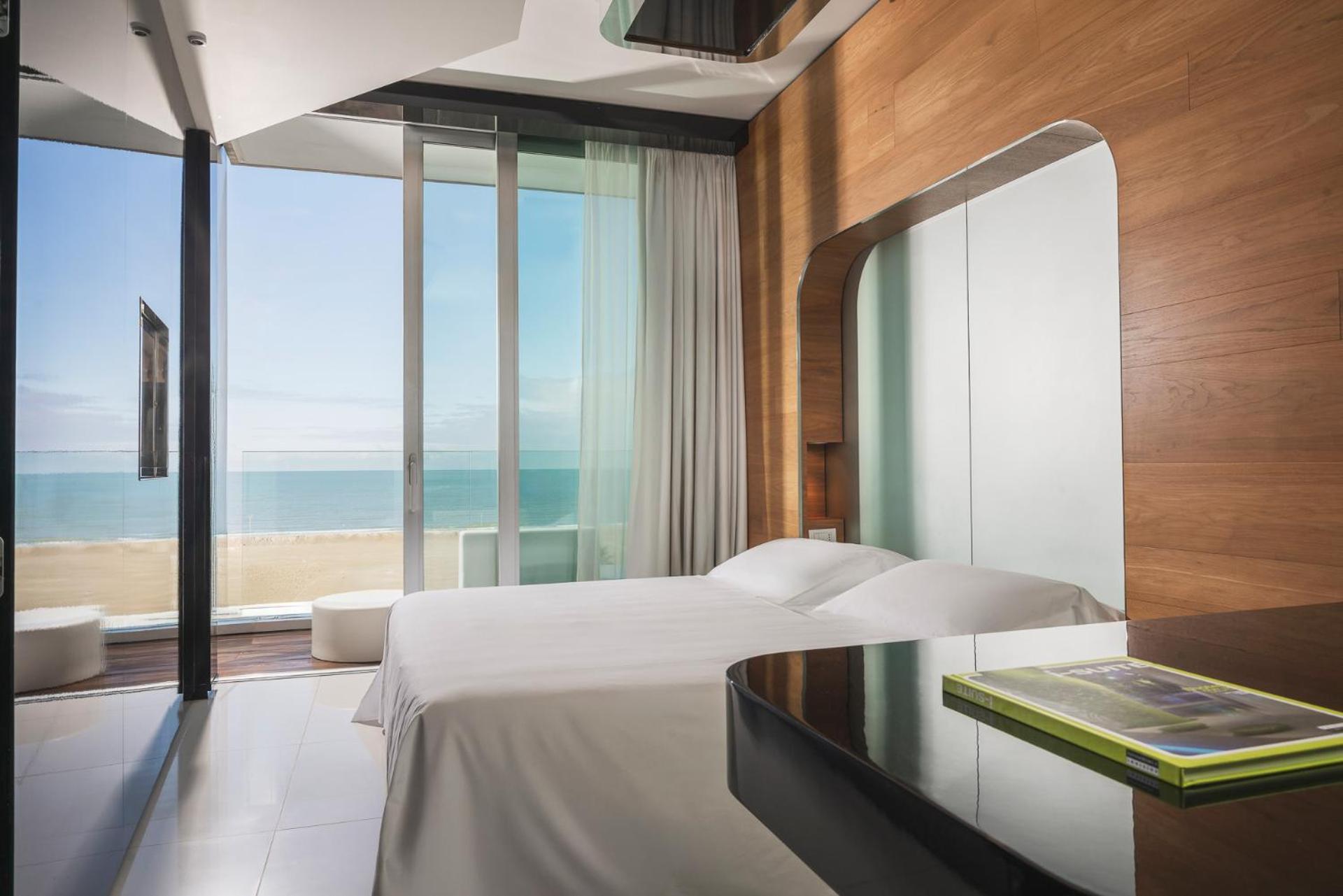 Suite with Sea View