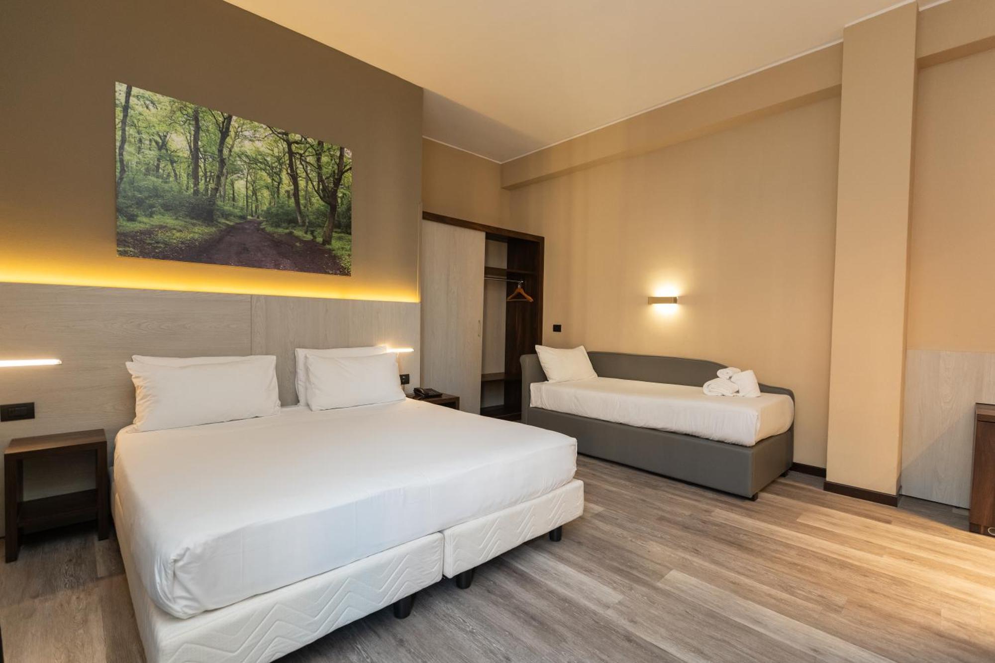 Triple Room,1742588794:JPEG