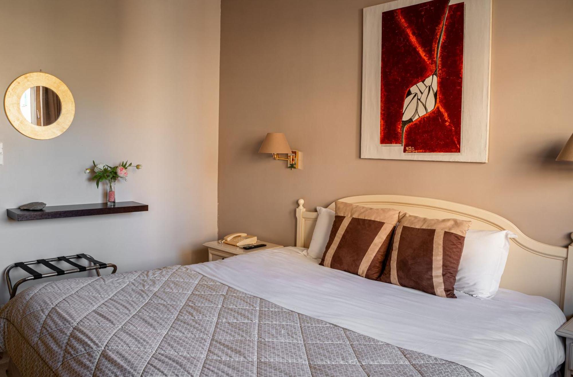 Doppel-/Zweibettzimmer mit Balkon