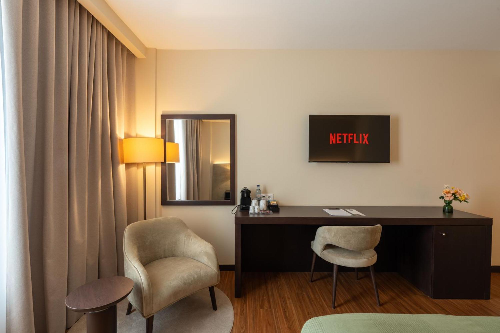 Twin Room,1742697498:JPEG