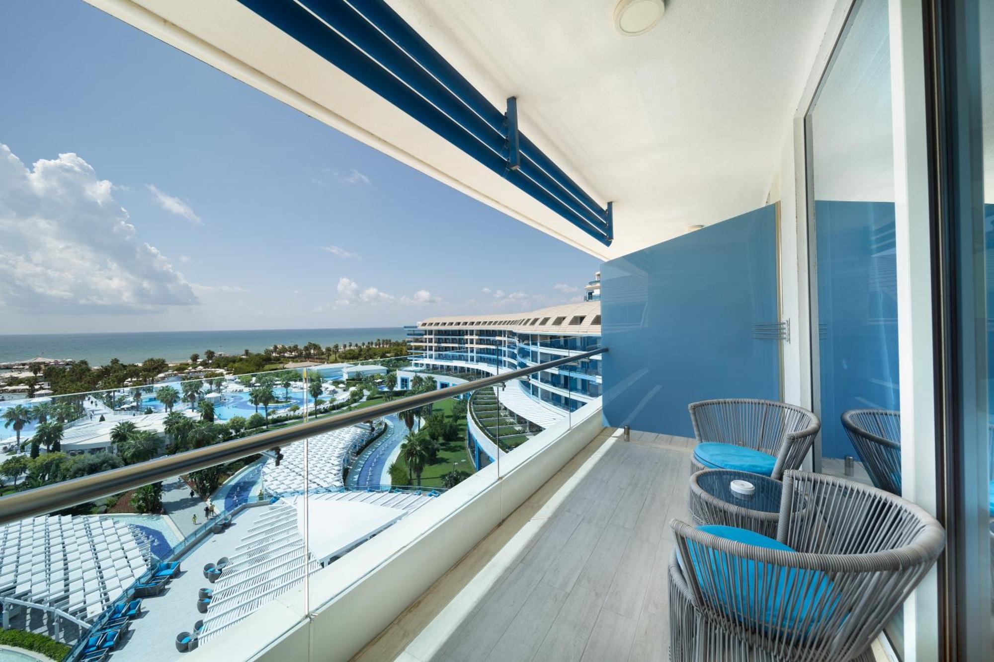 Deluxe Room with Sea View