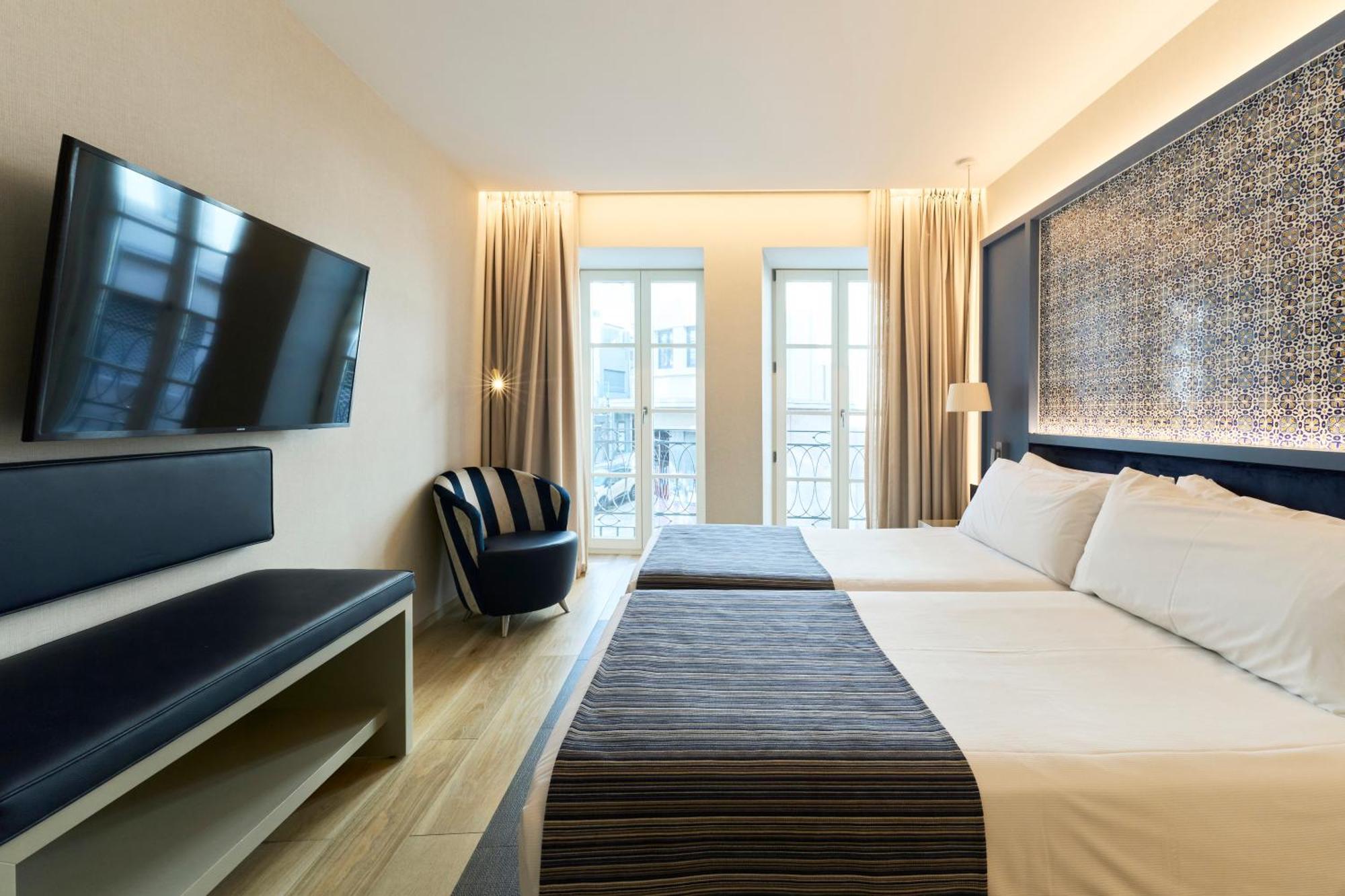 Quarto com Cama de Casal ou 2 de Solteiro e Varanda