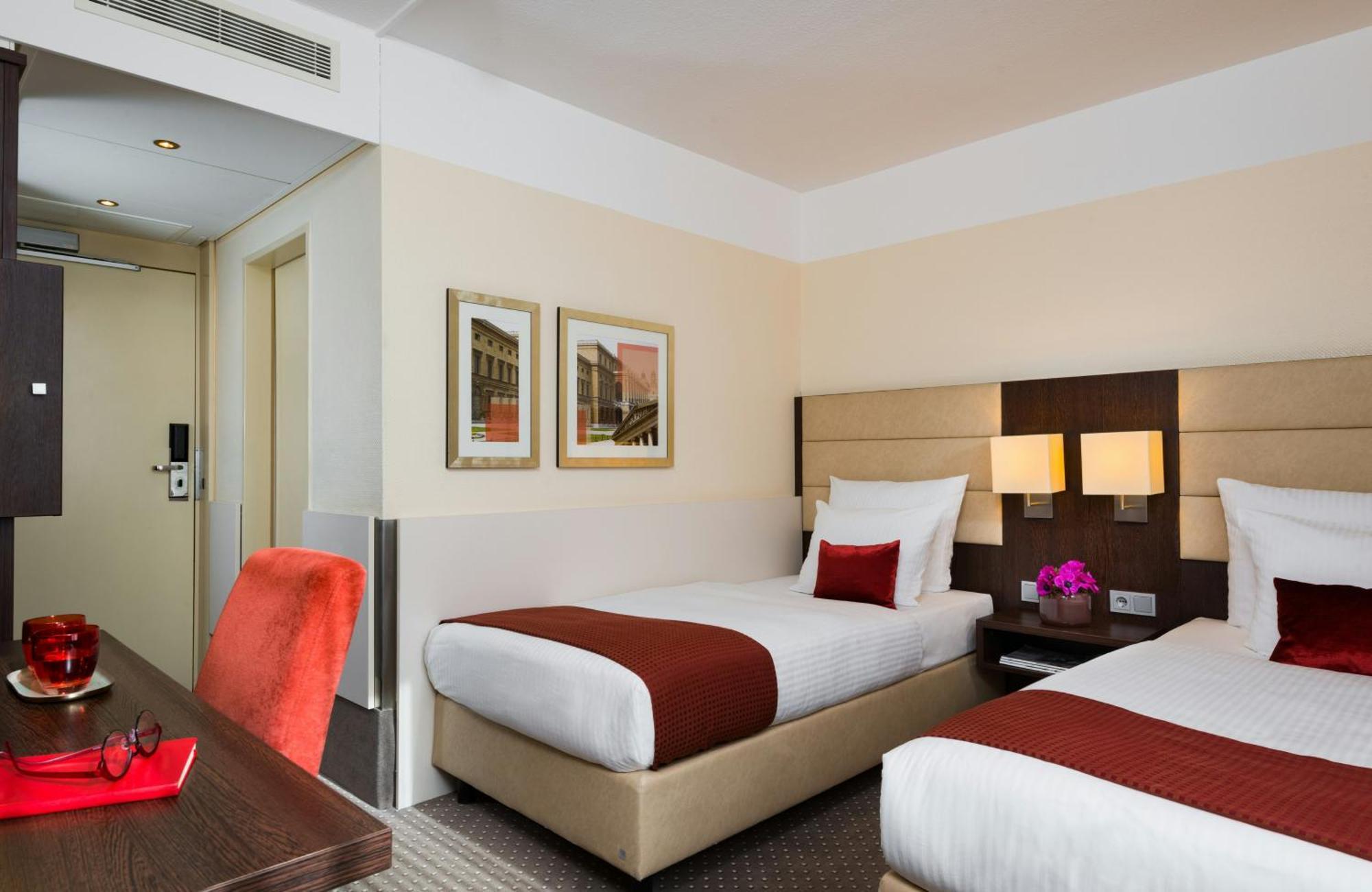 Quarto Comfort com 2 Camas de Solteiro