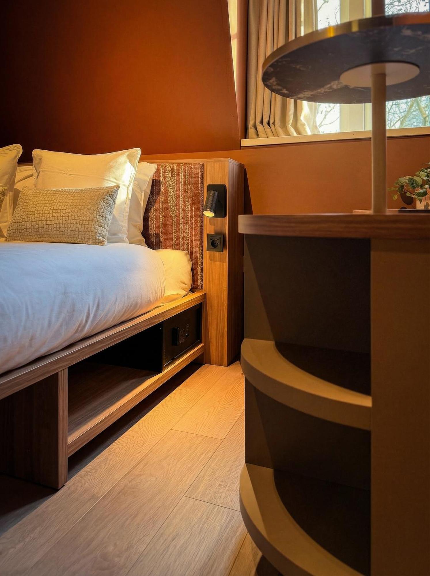 Small Double Room,1756569541:JPEG